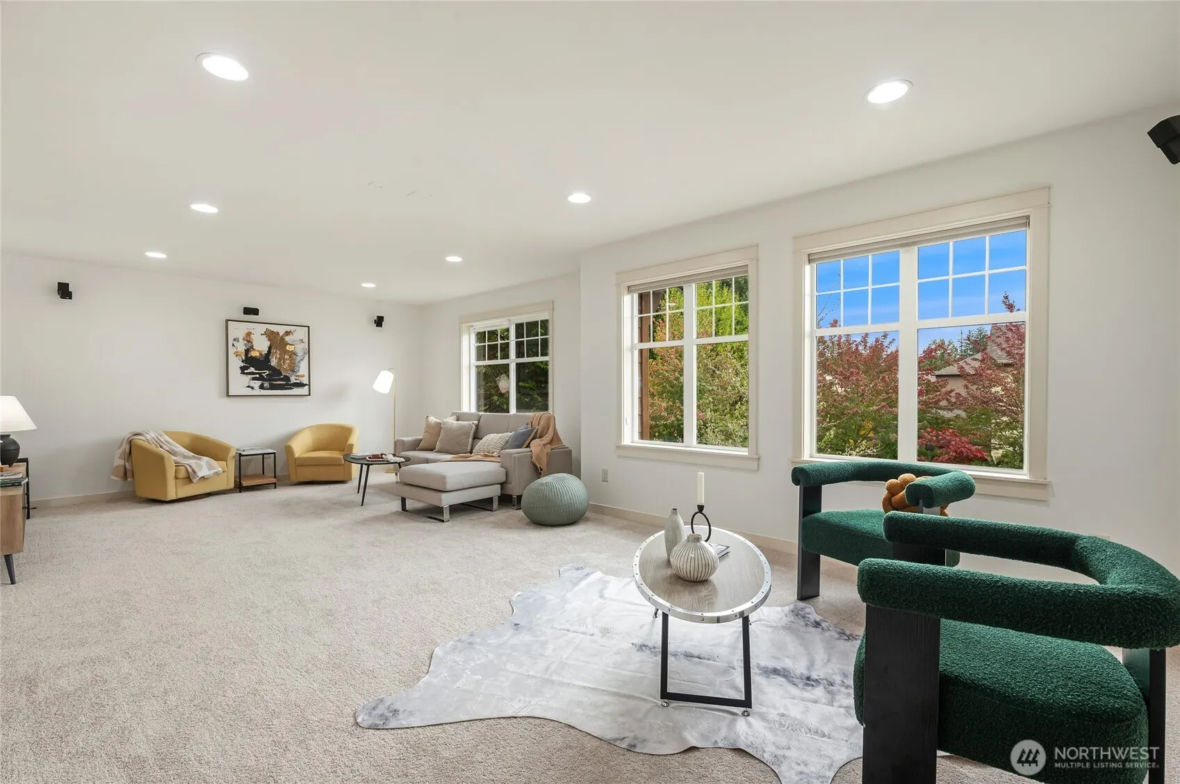 10711 Elliston Way NE, Redmond, WA 98053-5747