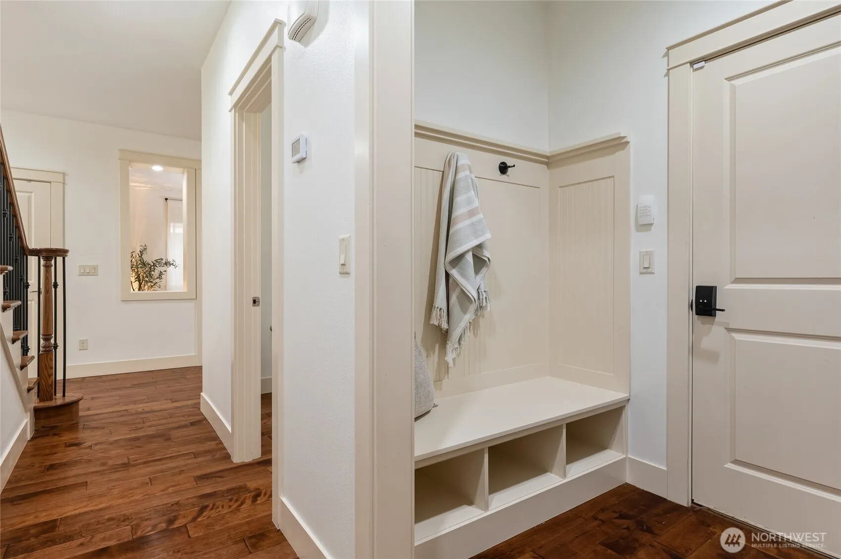 10711 Elliston Way NE, Redmond, WA 98053-5747