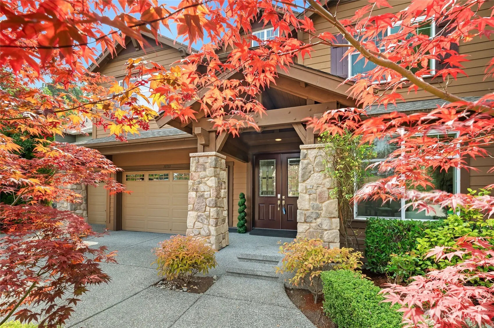 10711 Elliston Way NE, Redmond, WA 98053-5747