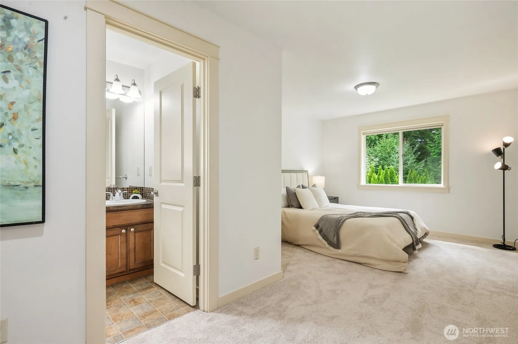 10711 Elliston Way NE, Redmond, WA 98053-5747