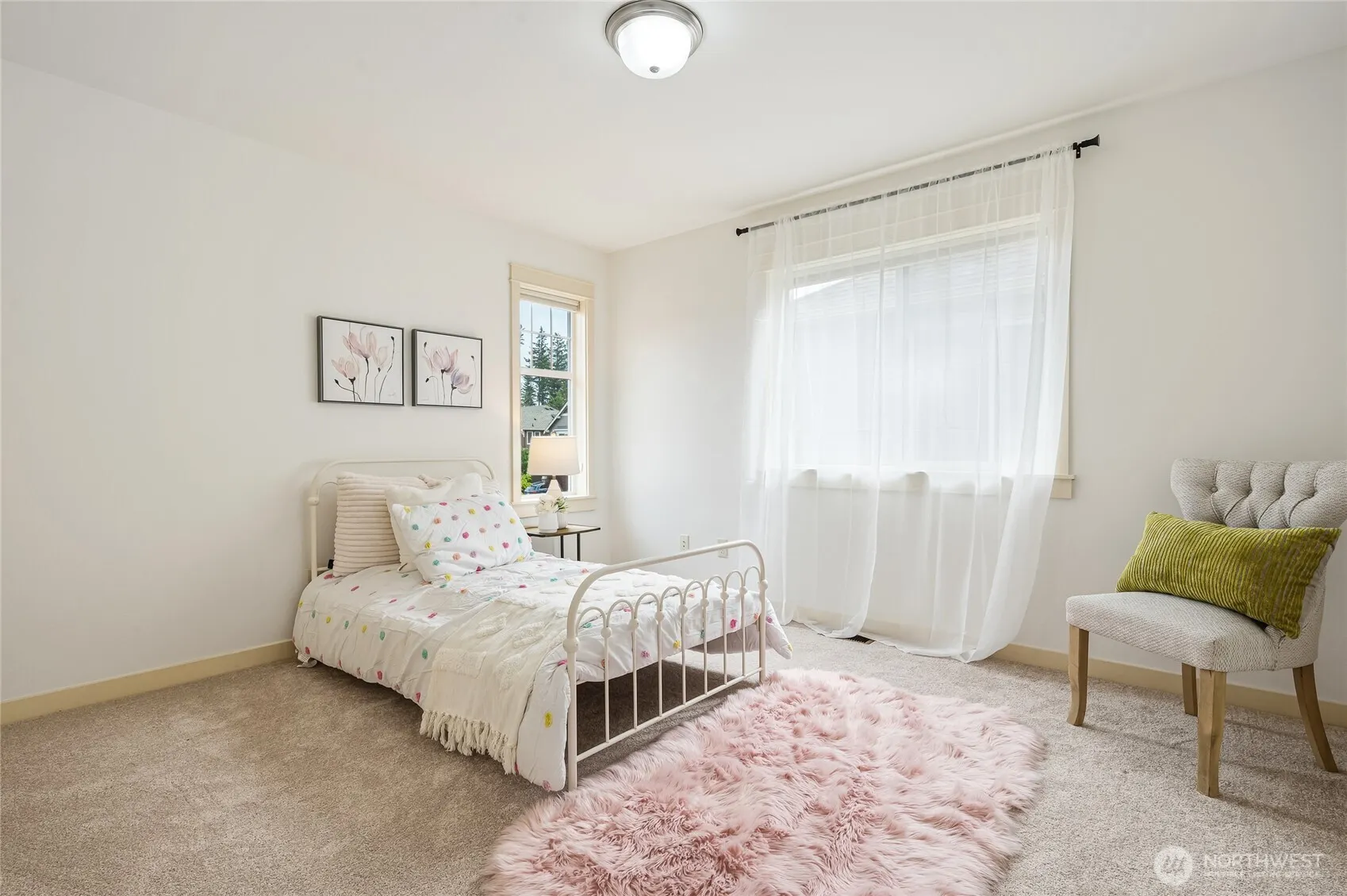 10711 Elliston Way NE, Redmond, WA 98053-5747