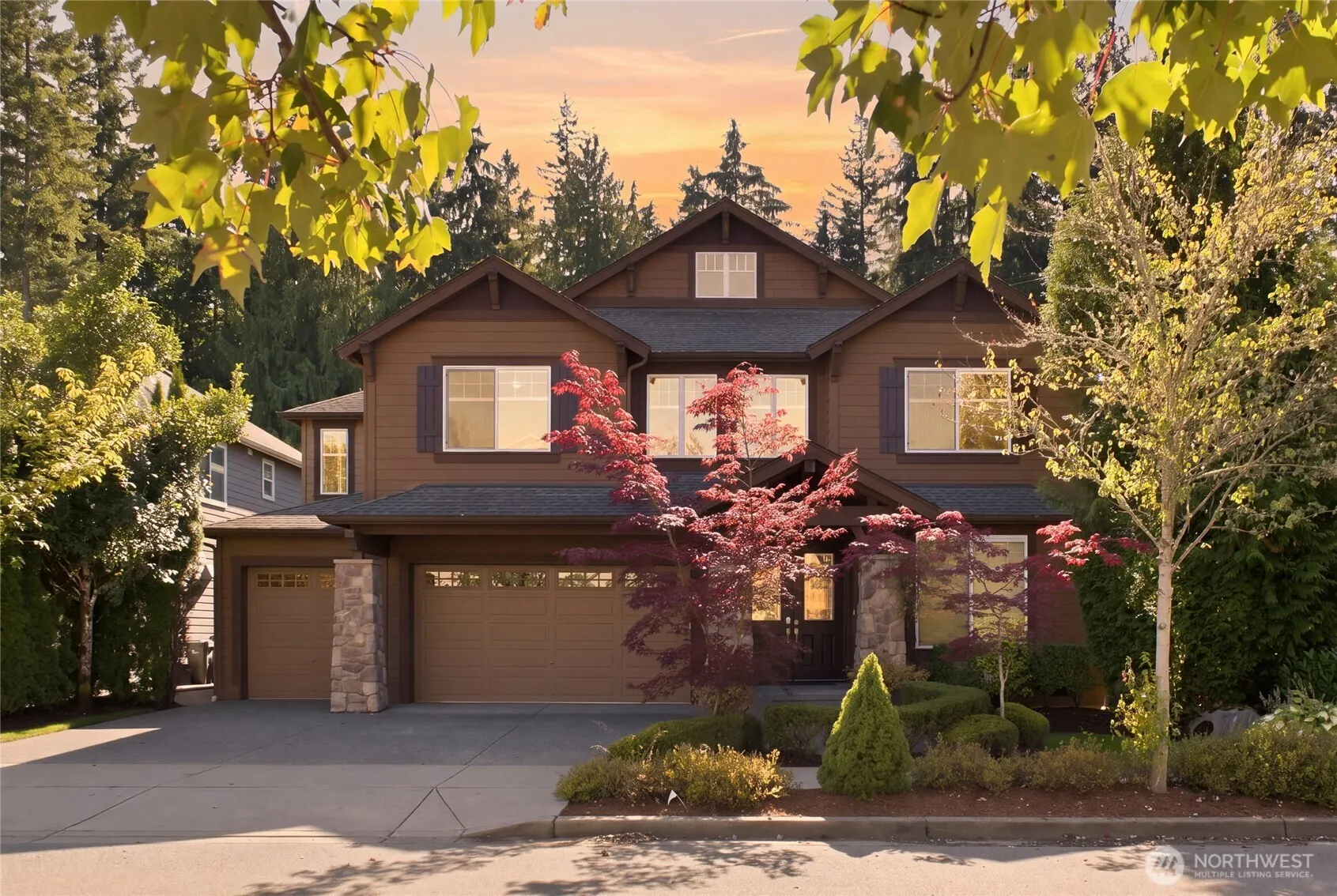 10711 Elliston Way NE, Redmond, WA 98053-5747