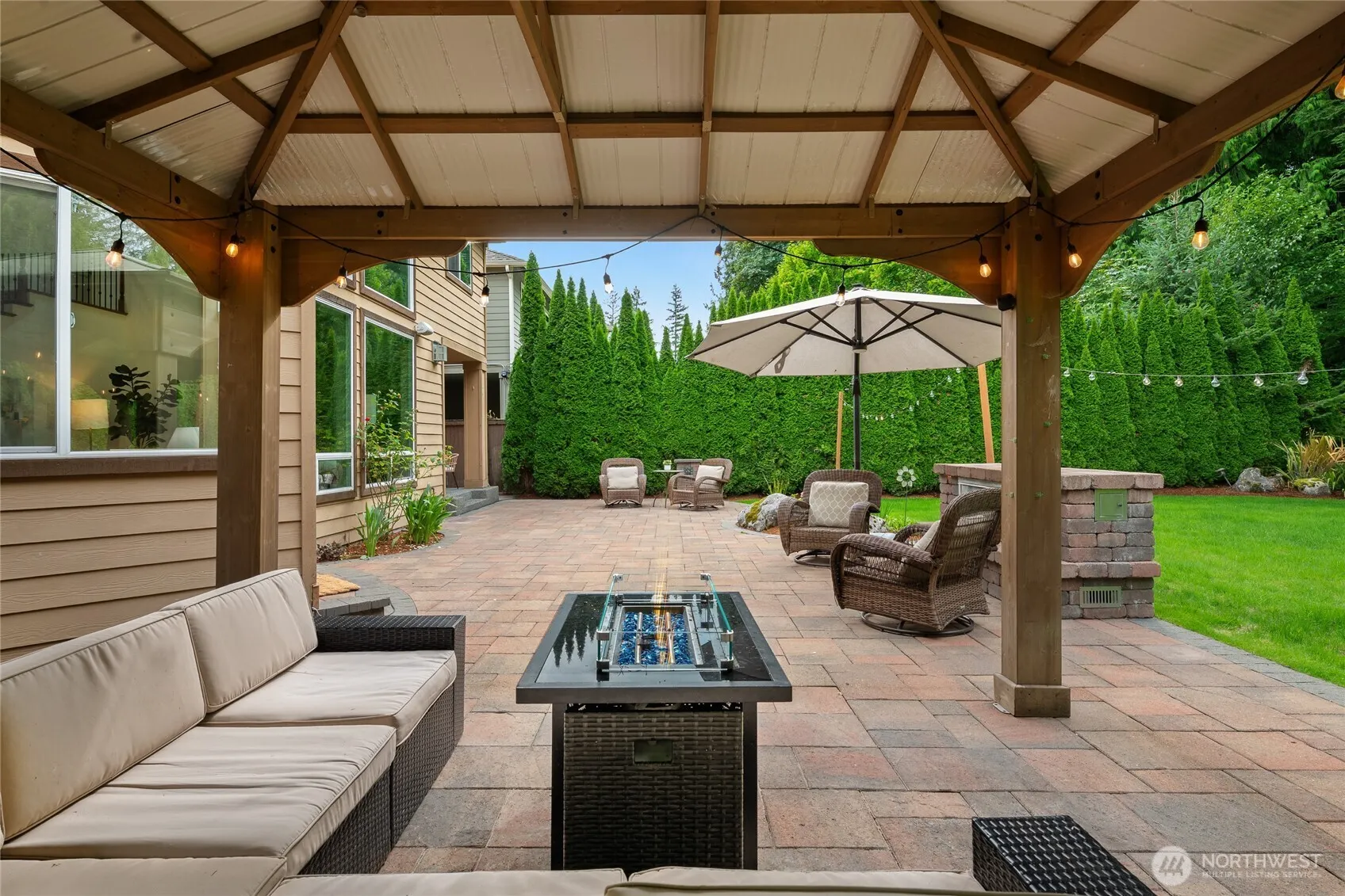10711 Elliston Way NE, Redmond, WA 98053-5747