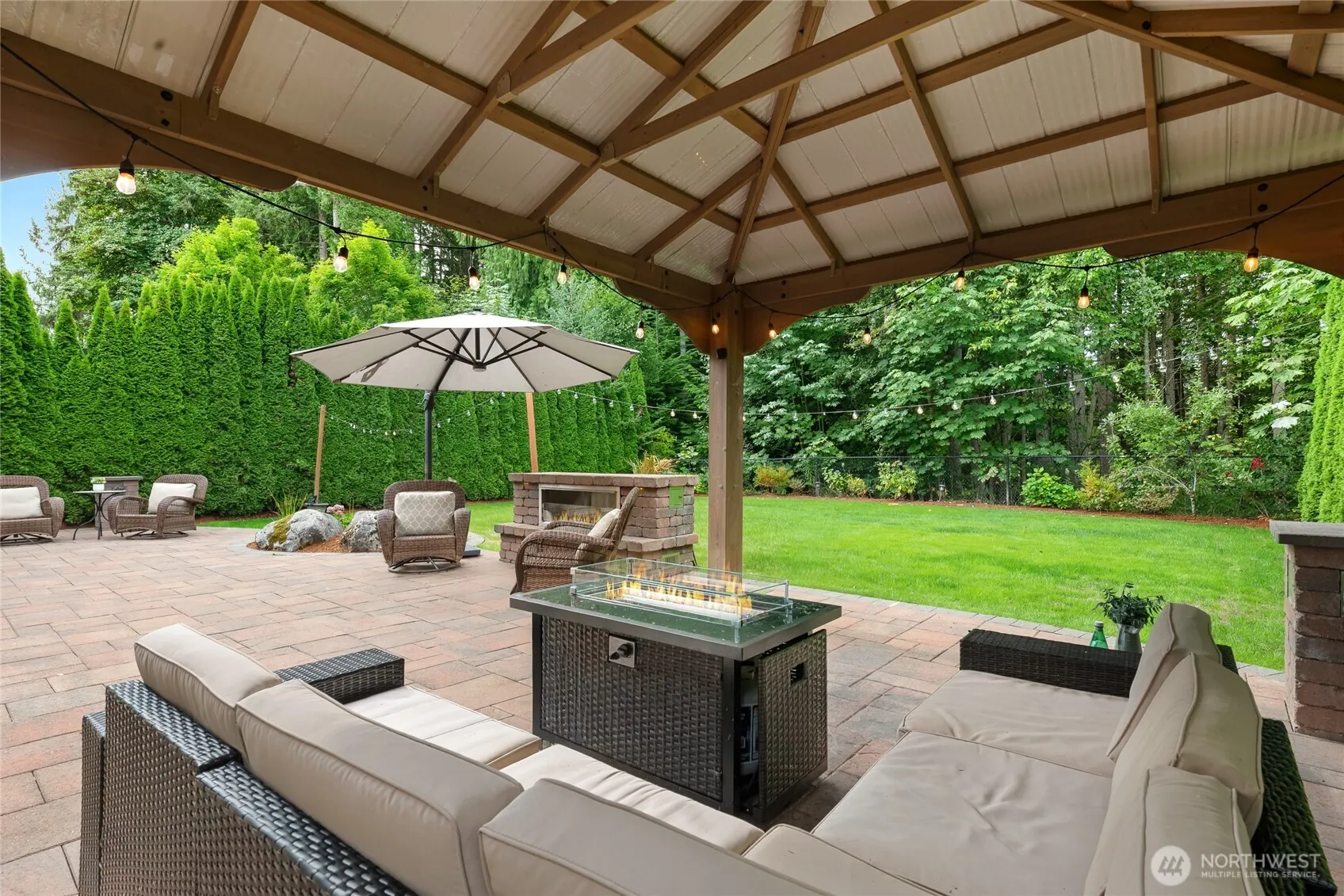 10711 Elliston Way NE, Redmond, WA 98053-5747
