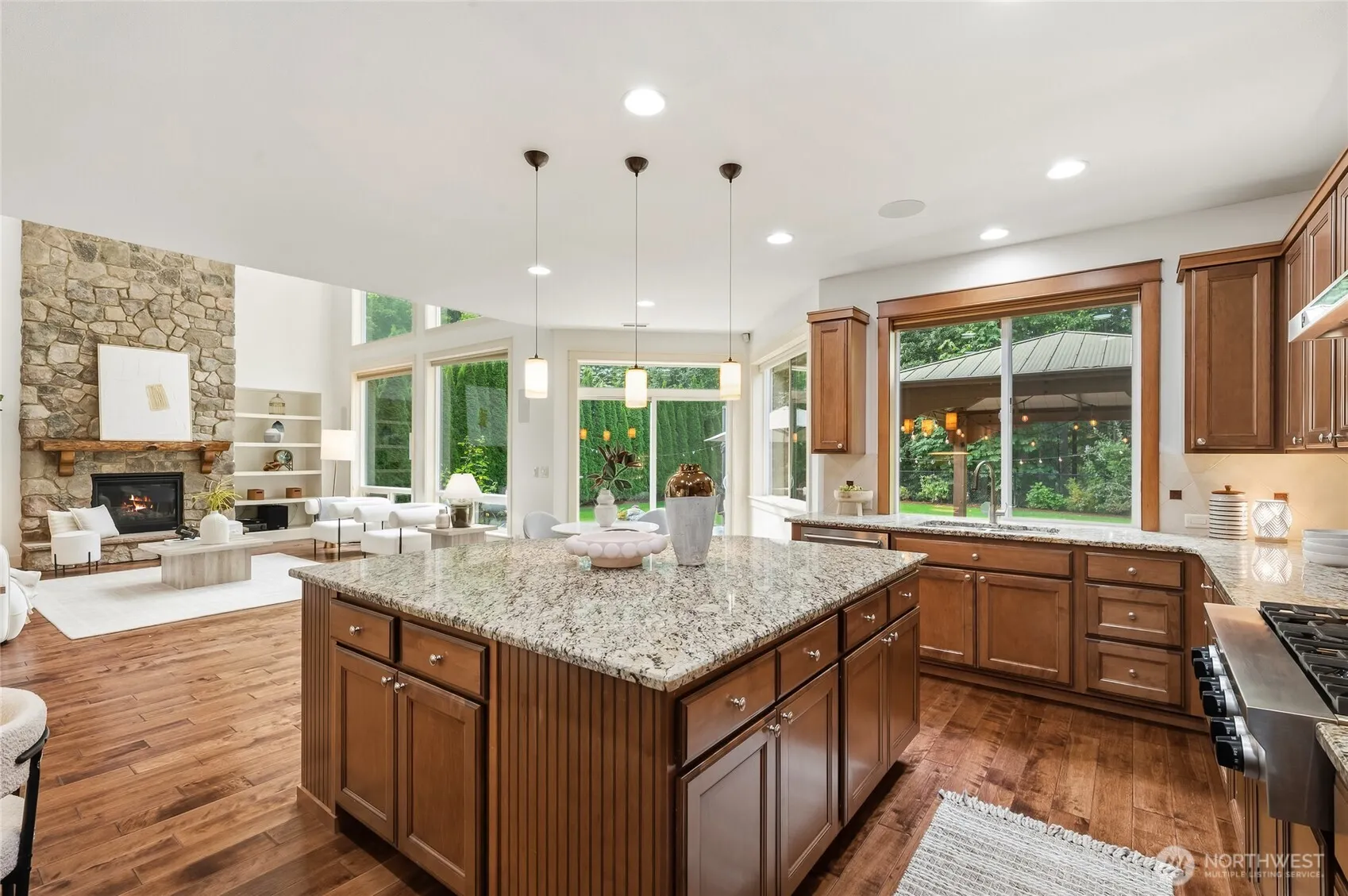10711 Elliston Way NE, Redmond, WA 98053-5747