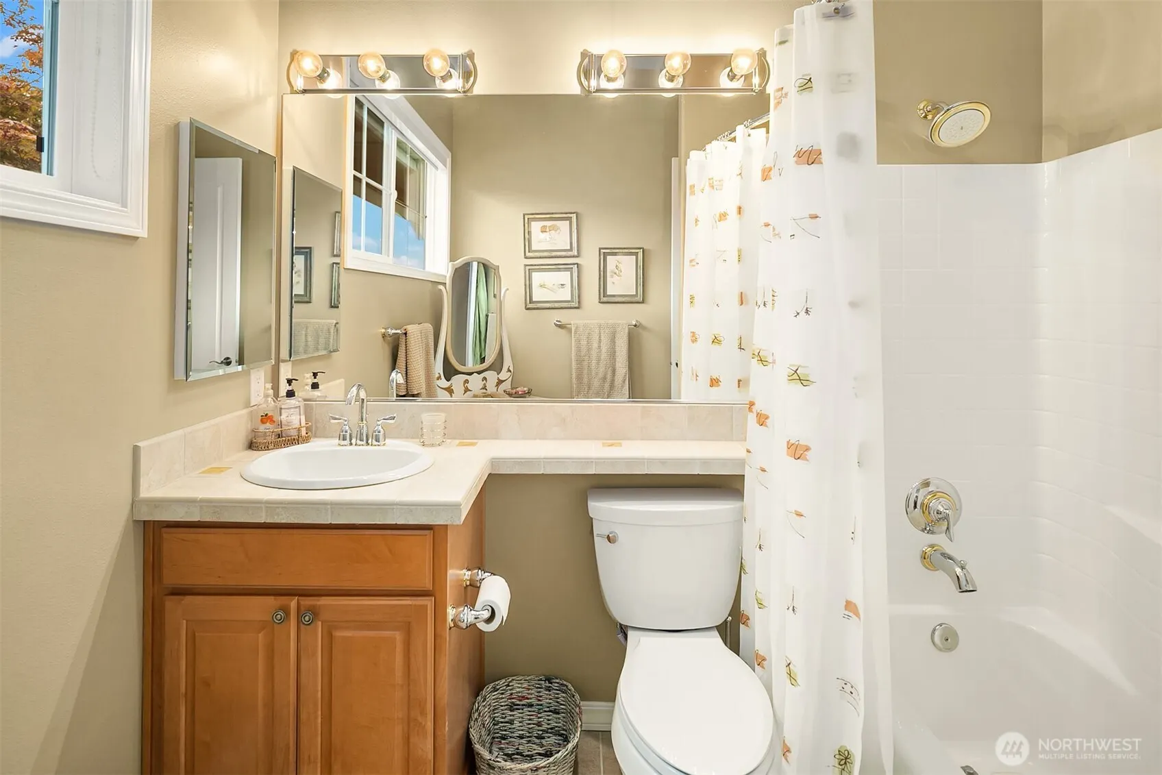 22914 NE 126th Street , Redmond, WA 98053-5632