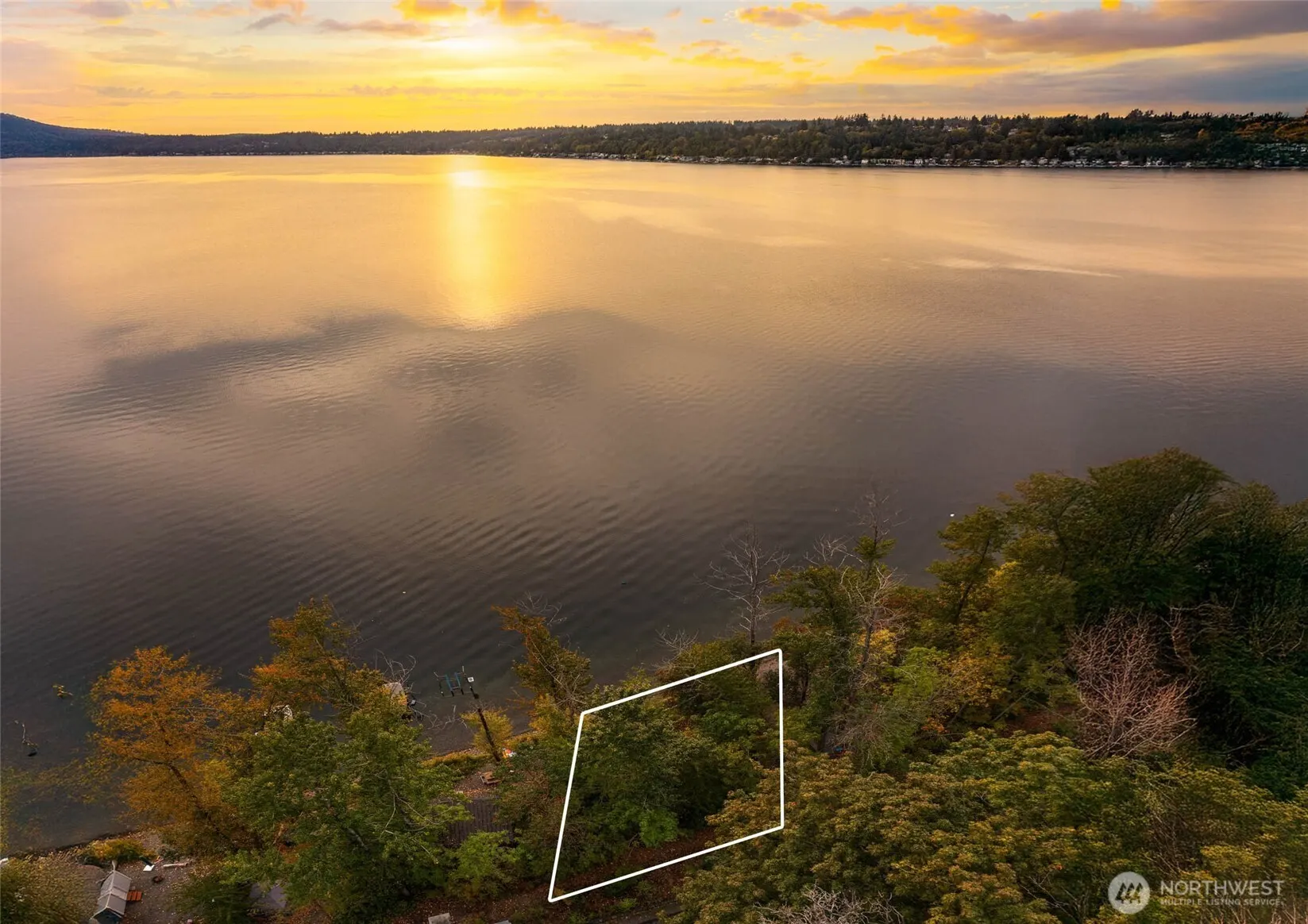 35753001 E Lake Sammamish Parkway , Sammamish, WA 98074