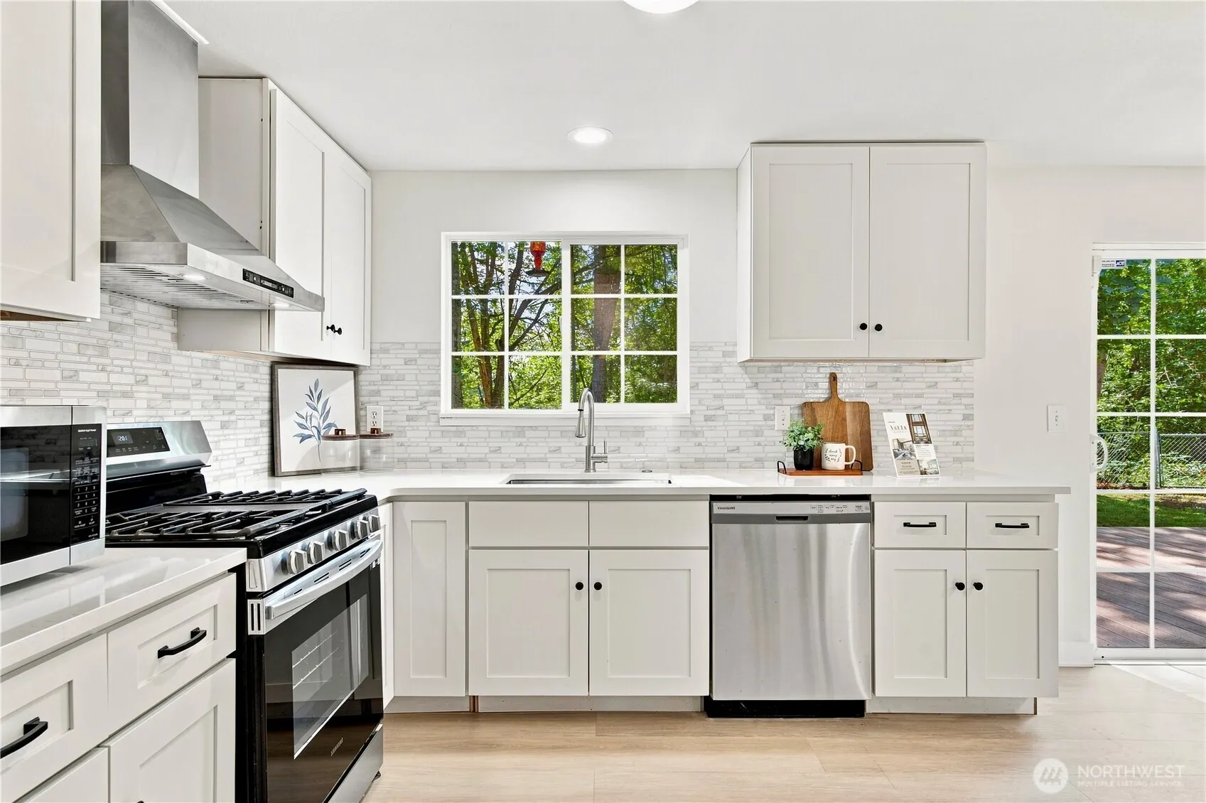 21205 NE 60th Place , Redmond, WA 98053
