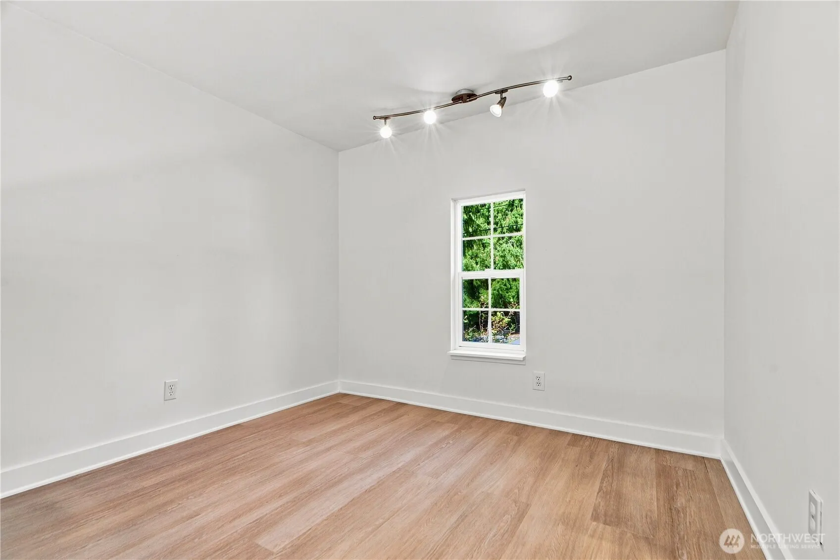 21205 NE 60th Place , Redmond, WA 98053