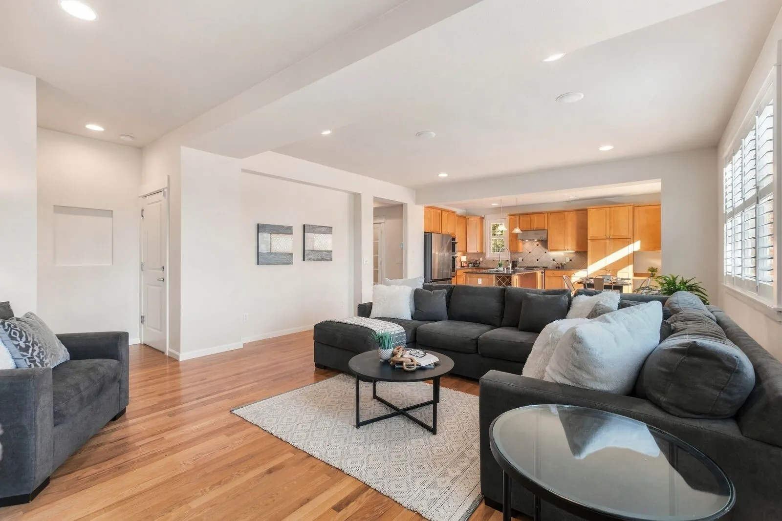 5621 NE 5th Court , Renton, WA 98059-8599