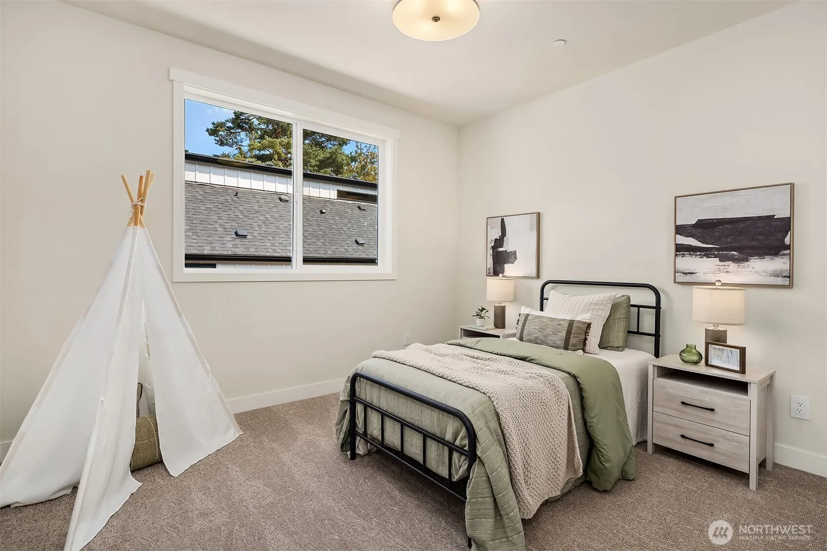 10217 NE 24th Street , Bellevue, WA 98004