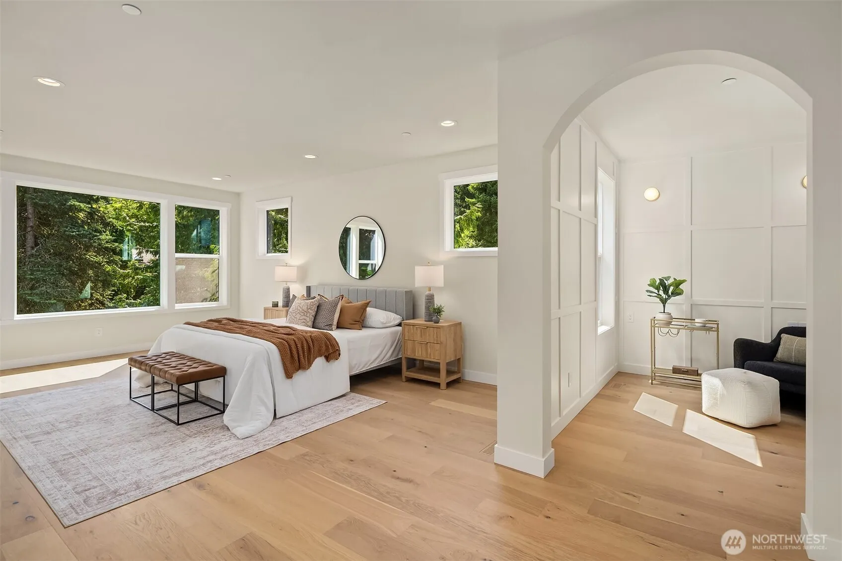 10217 NE 24th Street , Bellevue, WA 98004