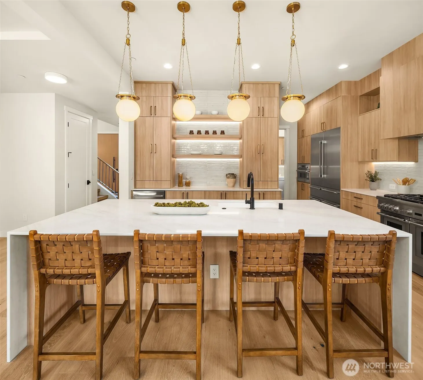 10217 NE 24th Street , Bellevue, WA 98004