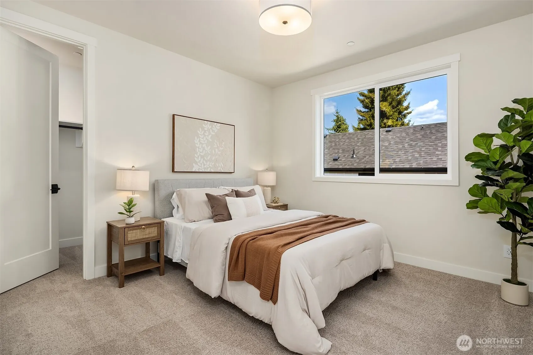 10217 NE 24th Street , Bellevue, WA 98004
