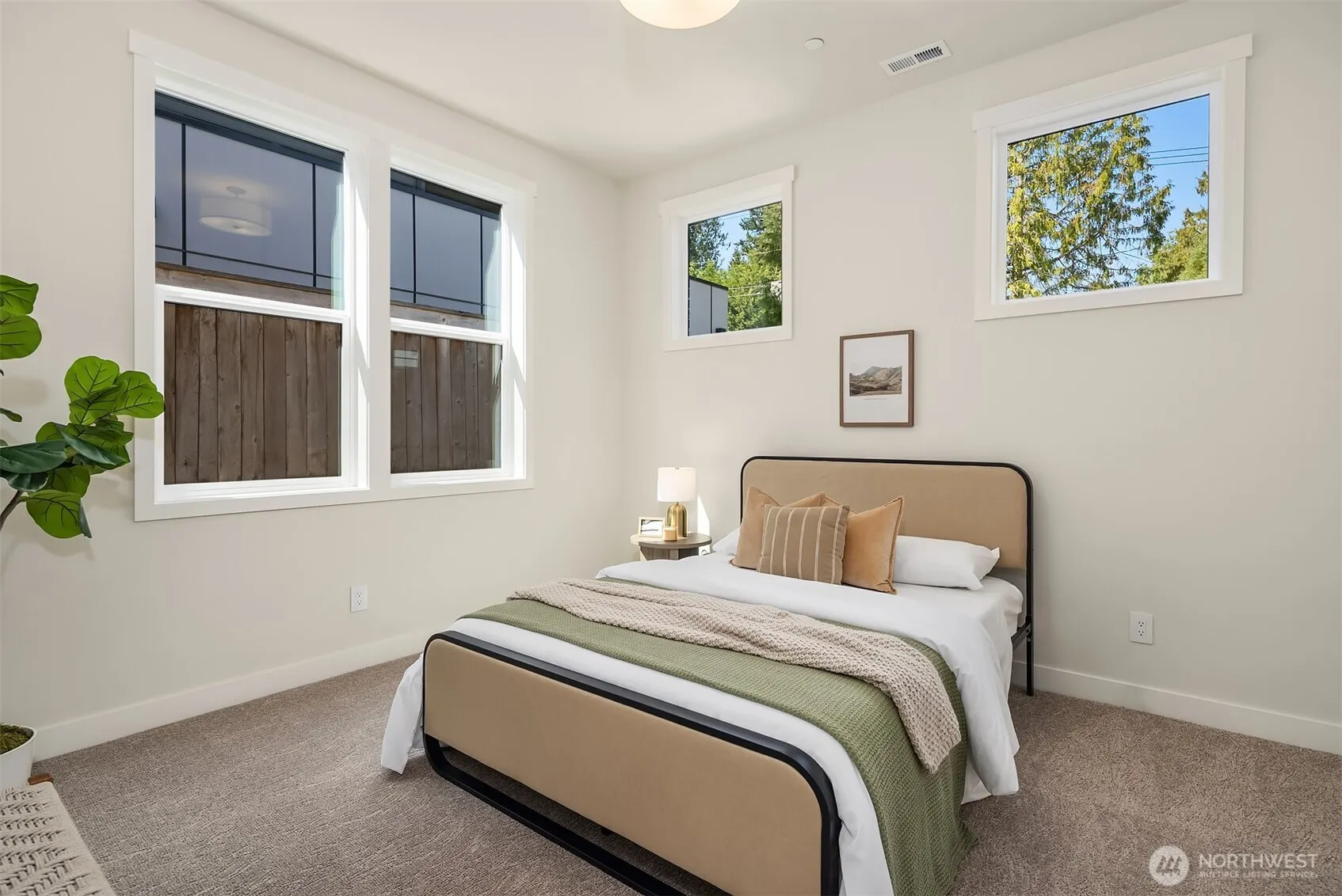 10217 NE 24th Street , Bellevue, WA 98004