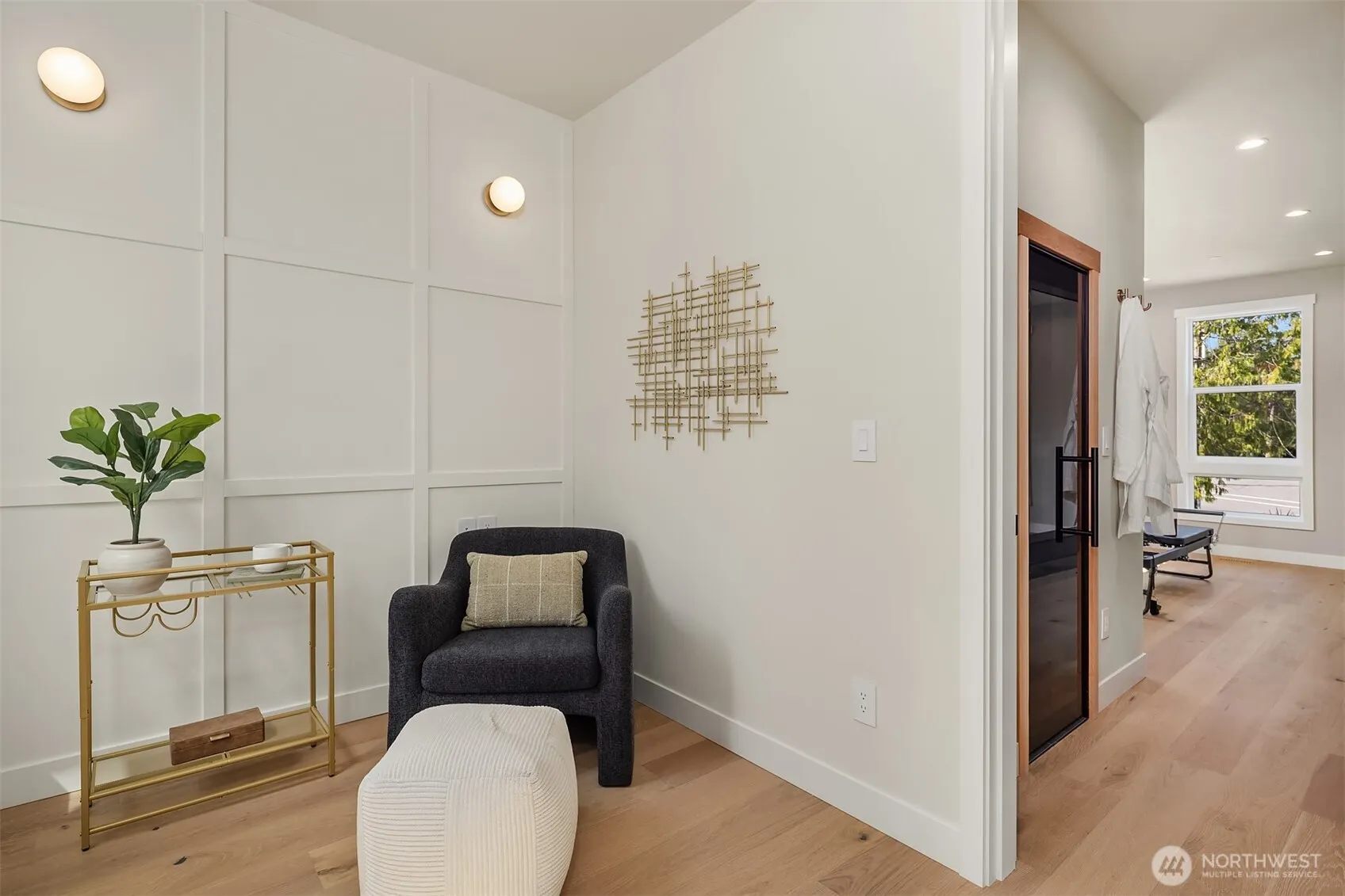 10217 NE 24th Street , Bellevue, WA 98004