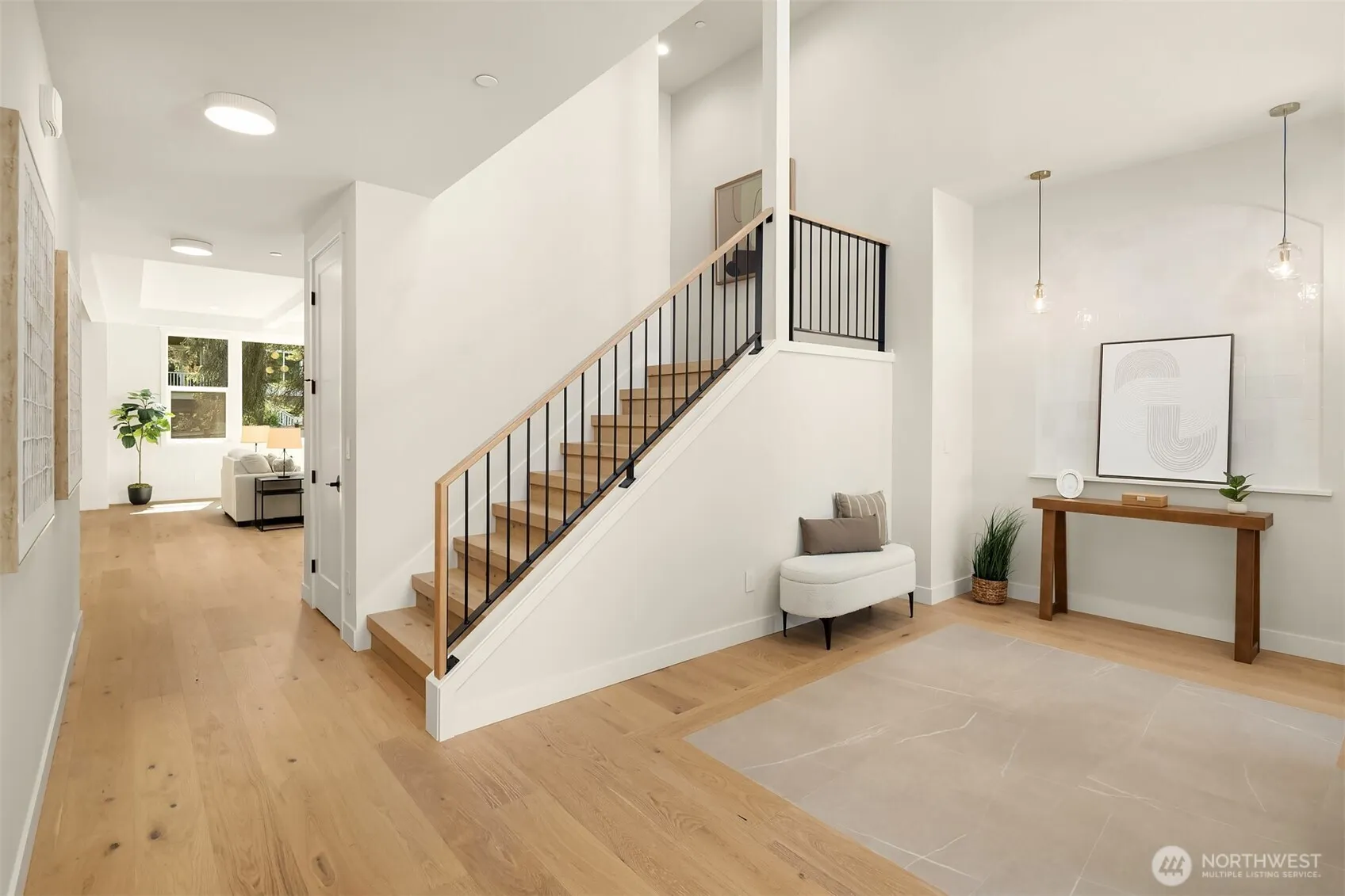 10217 NE 24th Street , Bellevue, WA 98004
