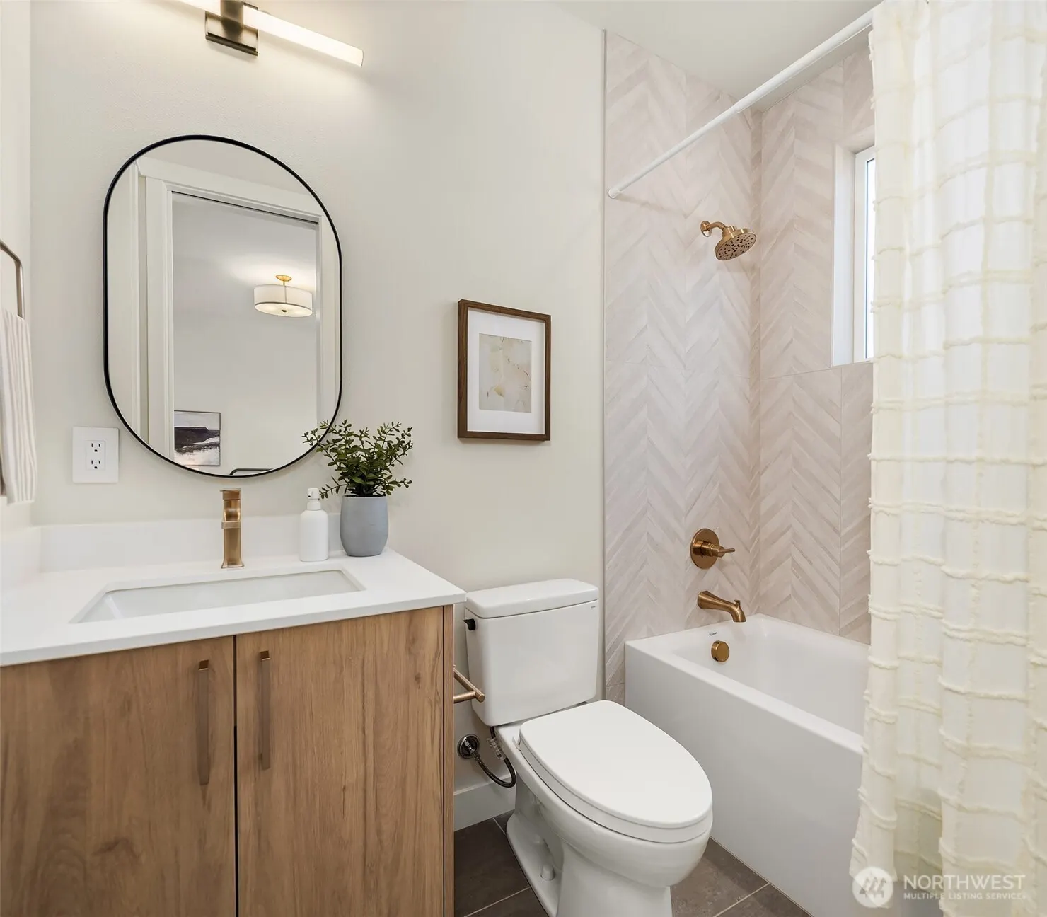 10217 NE 24th Street , Bellevue, WA 98004