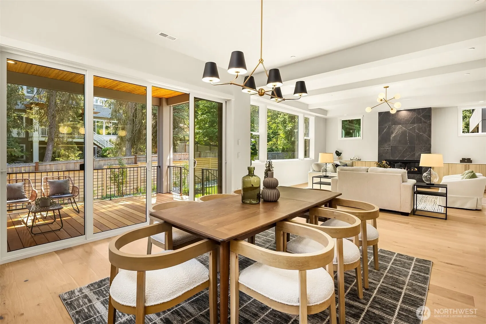 10217 NE 24th Street , Bellevue, WA 98004