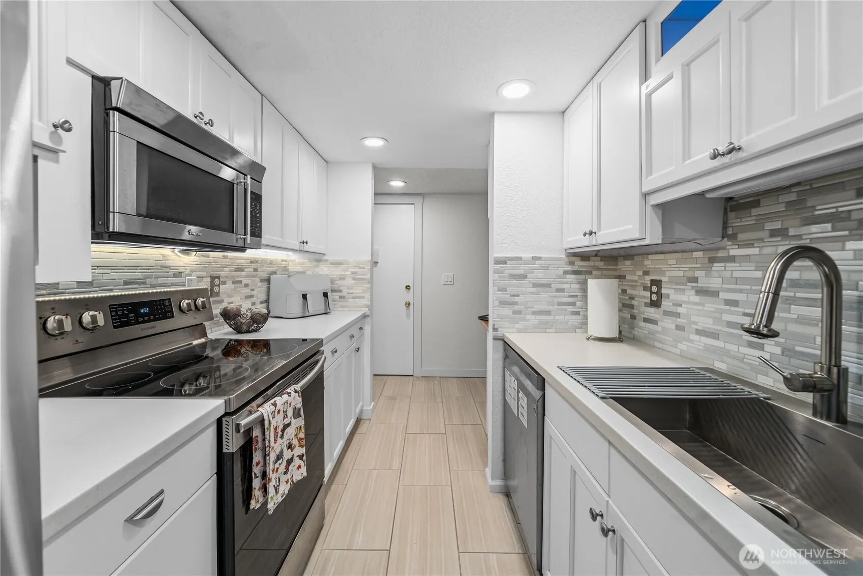 23511 102 Avenue SE #D103, Kent, WA 98031