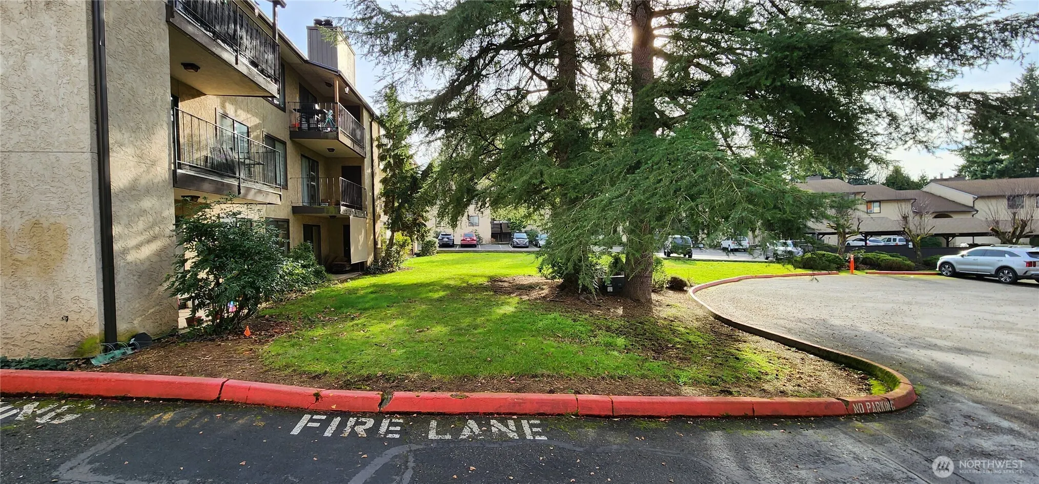 23511 102 Avenue SE #D103, Kent, WA 98031