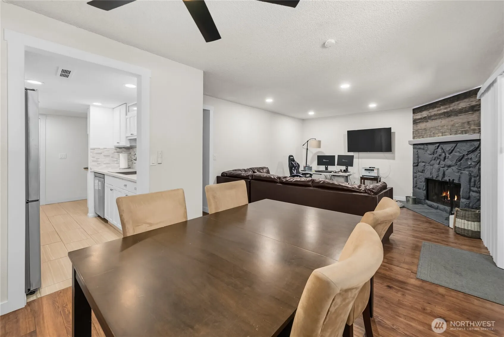 23511 102 Avenue SE #D103, Kent, WA 98031