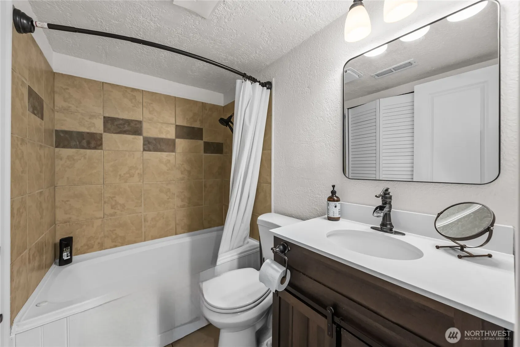 23511 102 Avenue SE #D103, Kent, WA 98031