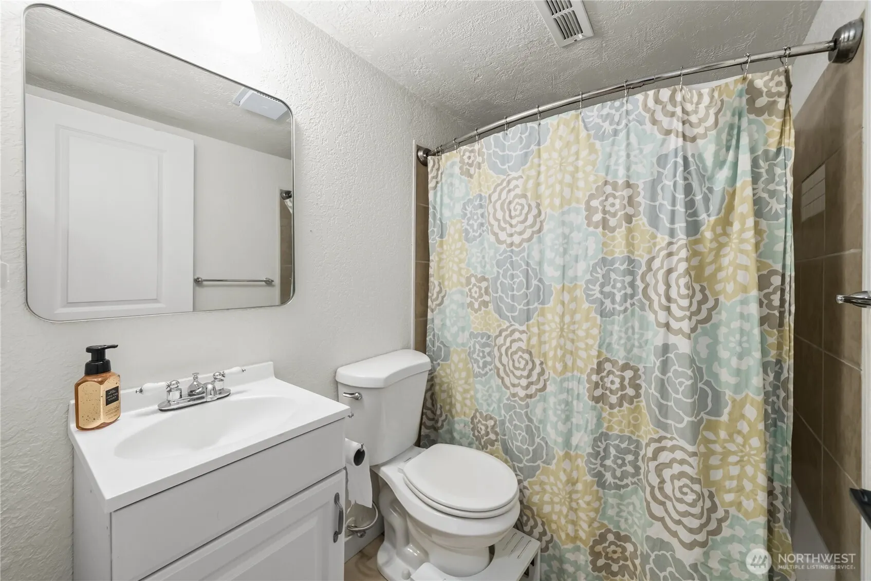 23511 102 Avenue SE #D103, Kent, WA 98031