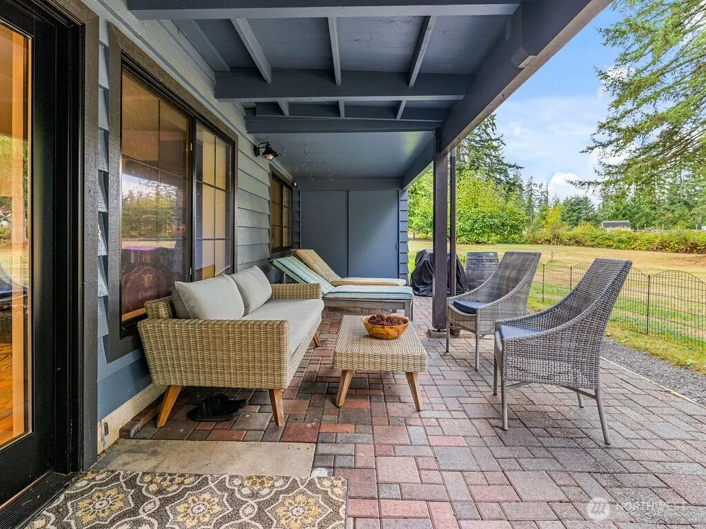 15620 NE 165th St , Woodinville, WA 98072