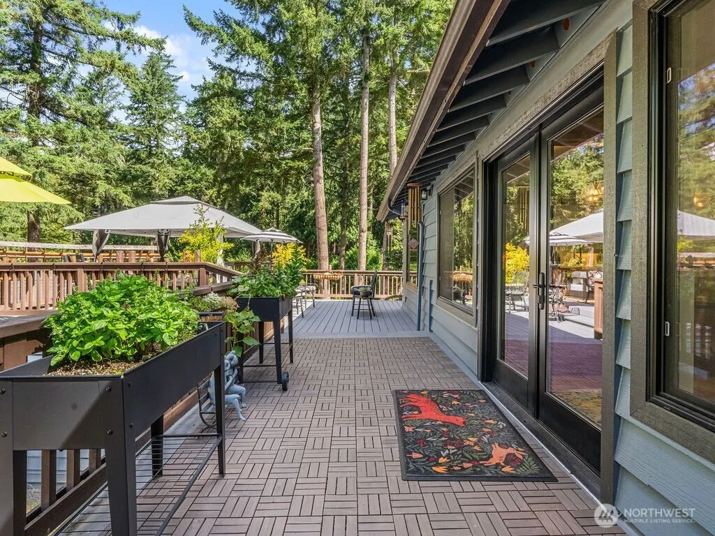 15620 NE 165th St , Woodinville, WA 98072