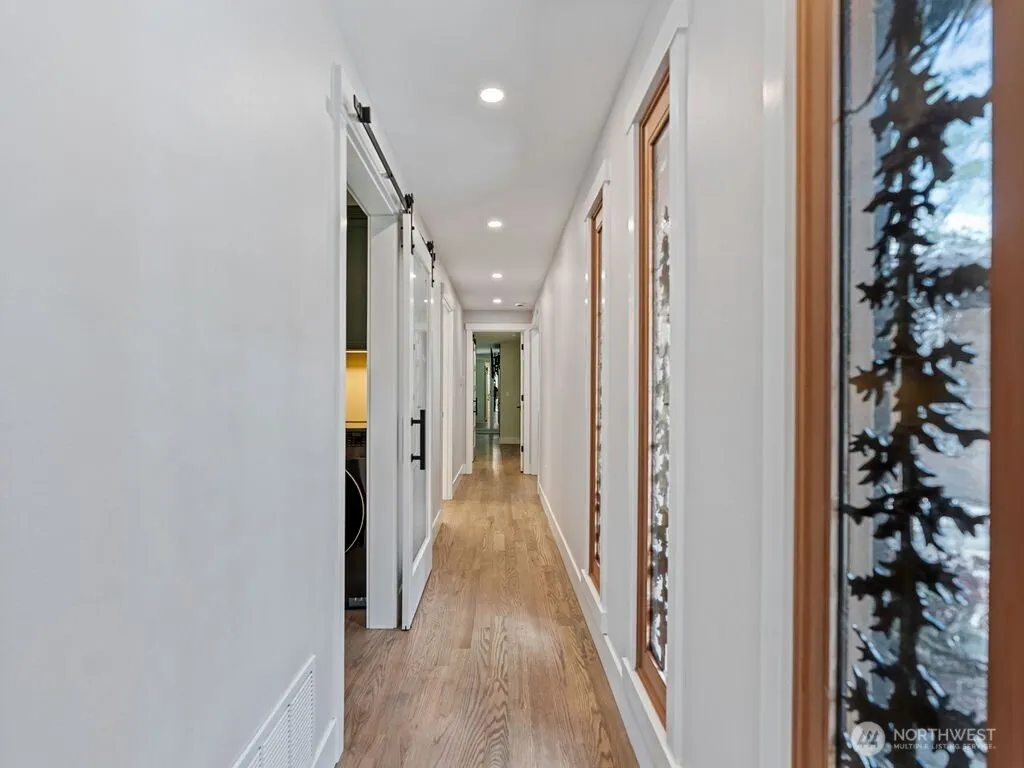 15620 NE 165th St , Woodinville, WA 98072