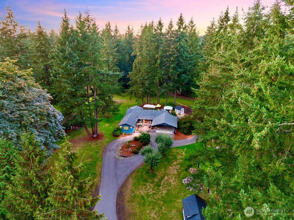 15620 NE 165th St , Woodinville, WA 98072