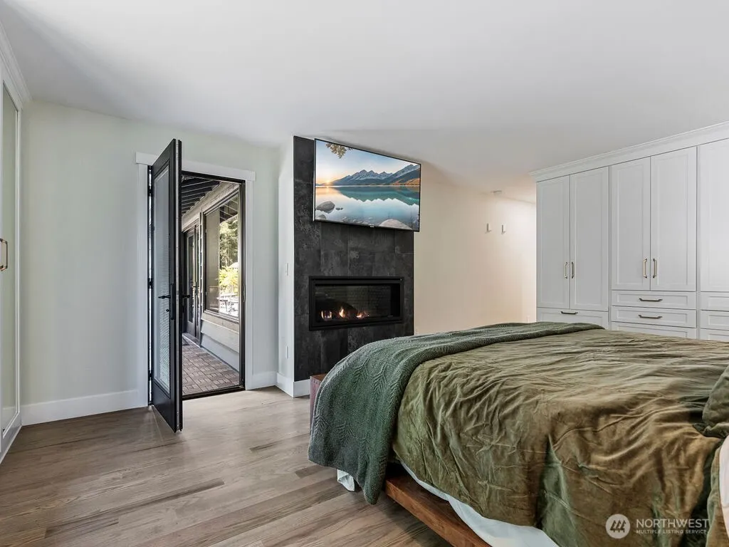 15620 NE 165th St , Woodinville, WA 98072