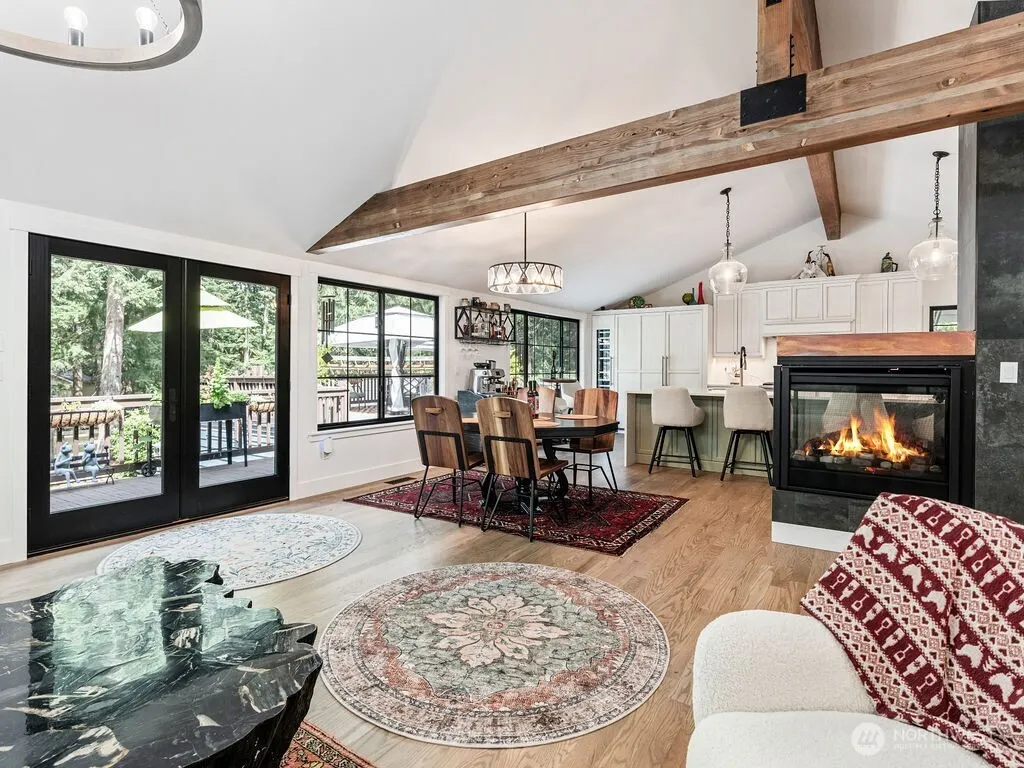 15620 NE 165th St , Woodinville, WA 98072