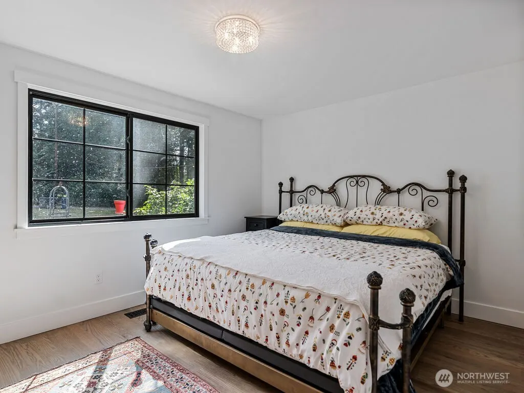 15620 NE 165th St , Woodinville, WA 98072