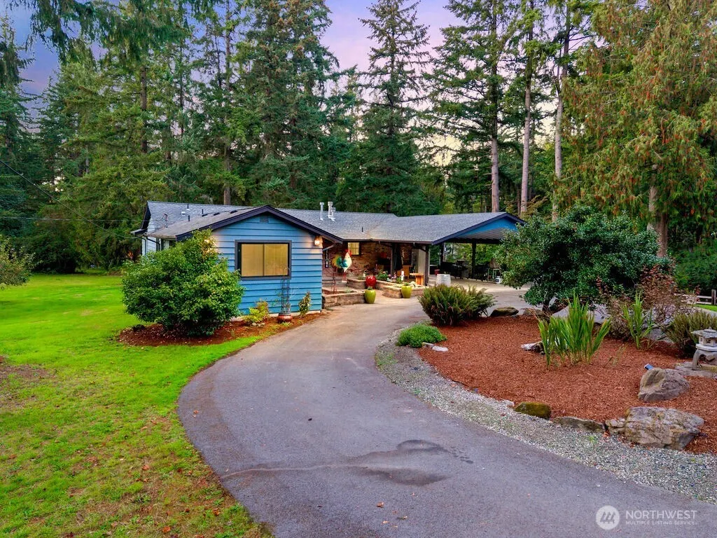 15620 NE 165th St , Woodinville, WA 98072