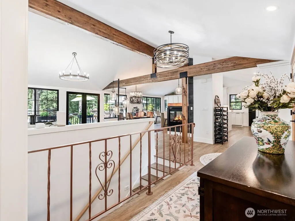15620 NE 165th St , Woodinville, WA 98072