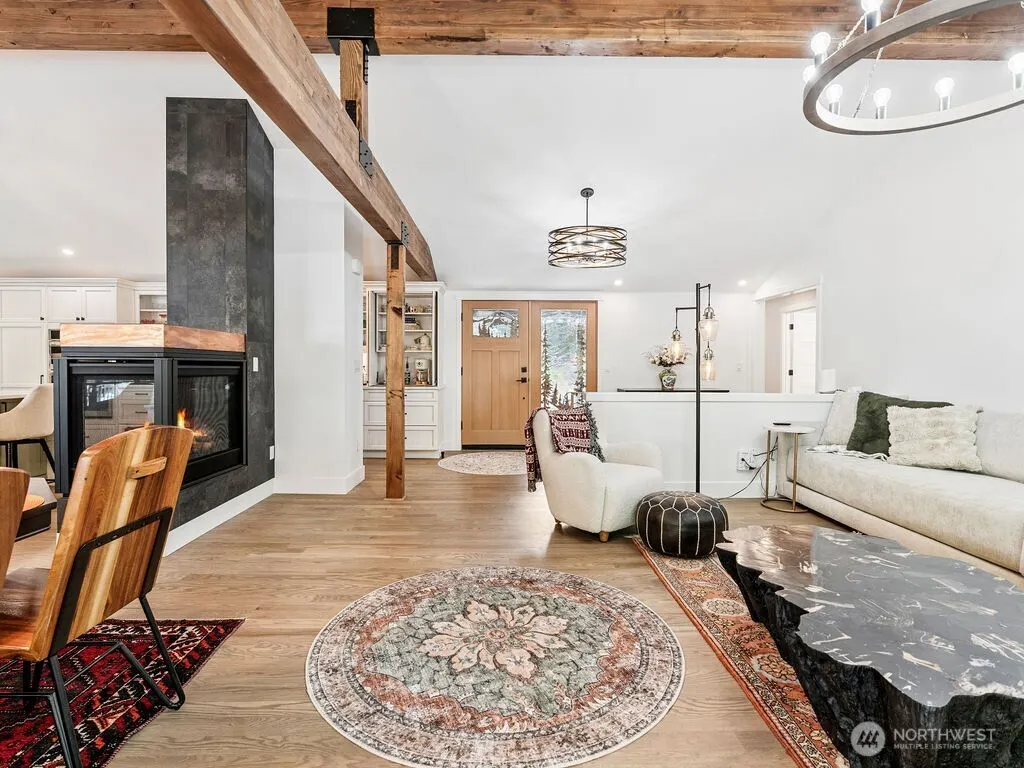 15620 NE 165th St , Woodinville, WA 98072