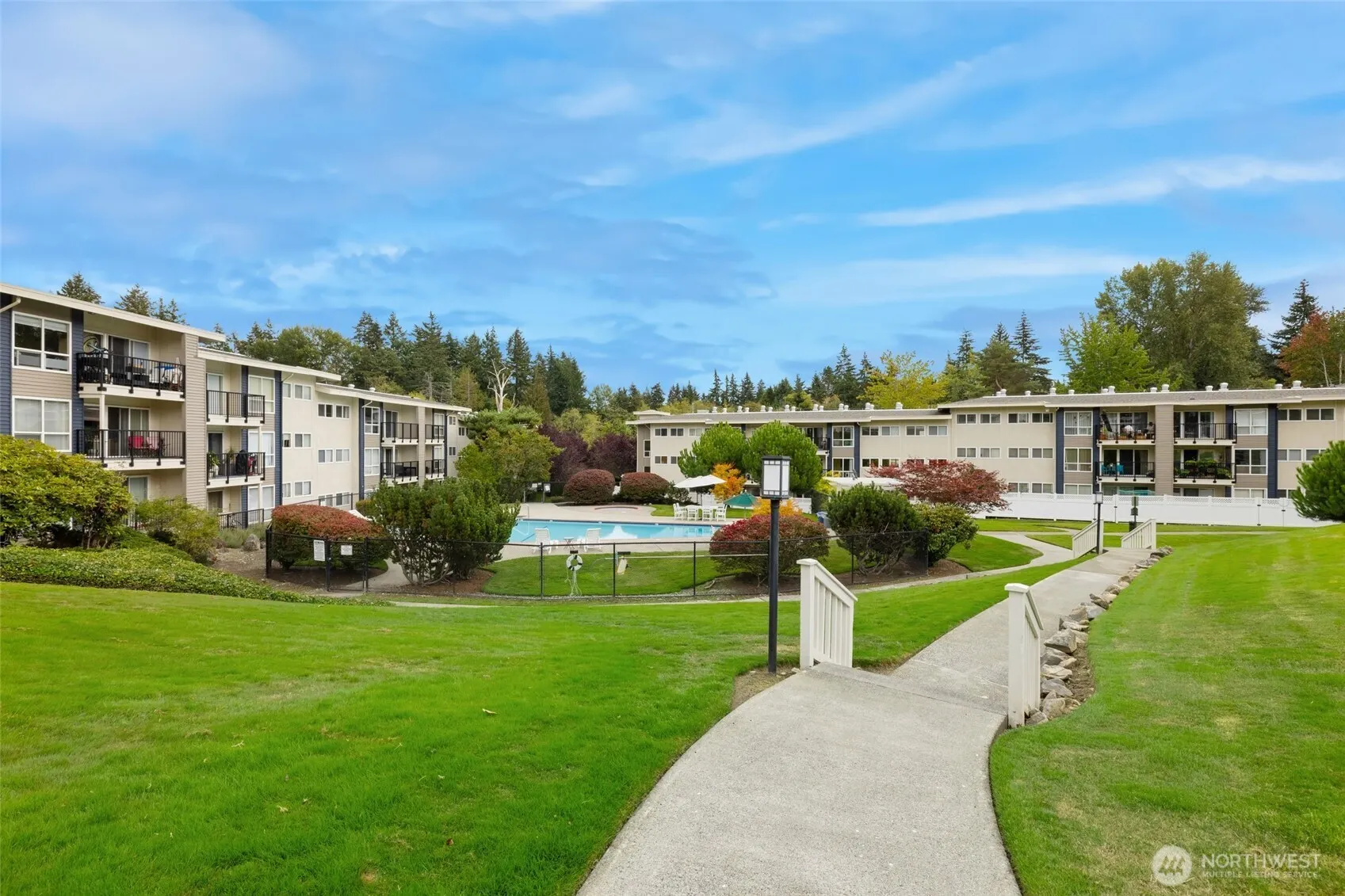 12700 NE 8th Street #E102, Bellevue, WA 98005