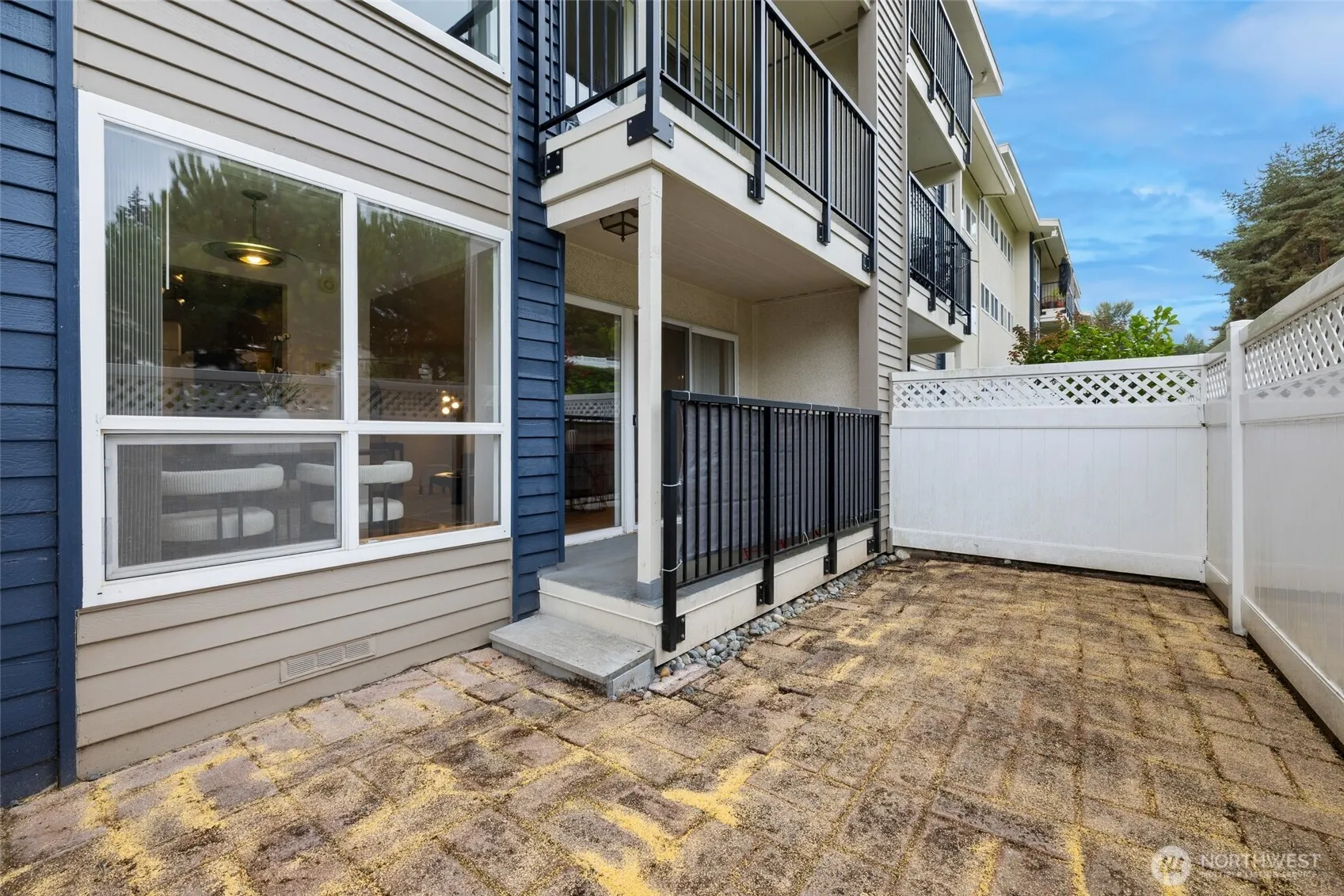 12700 NE 8th Street #E102, Bellevue, WA 98005