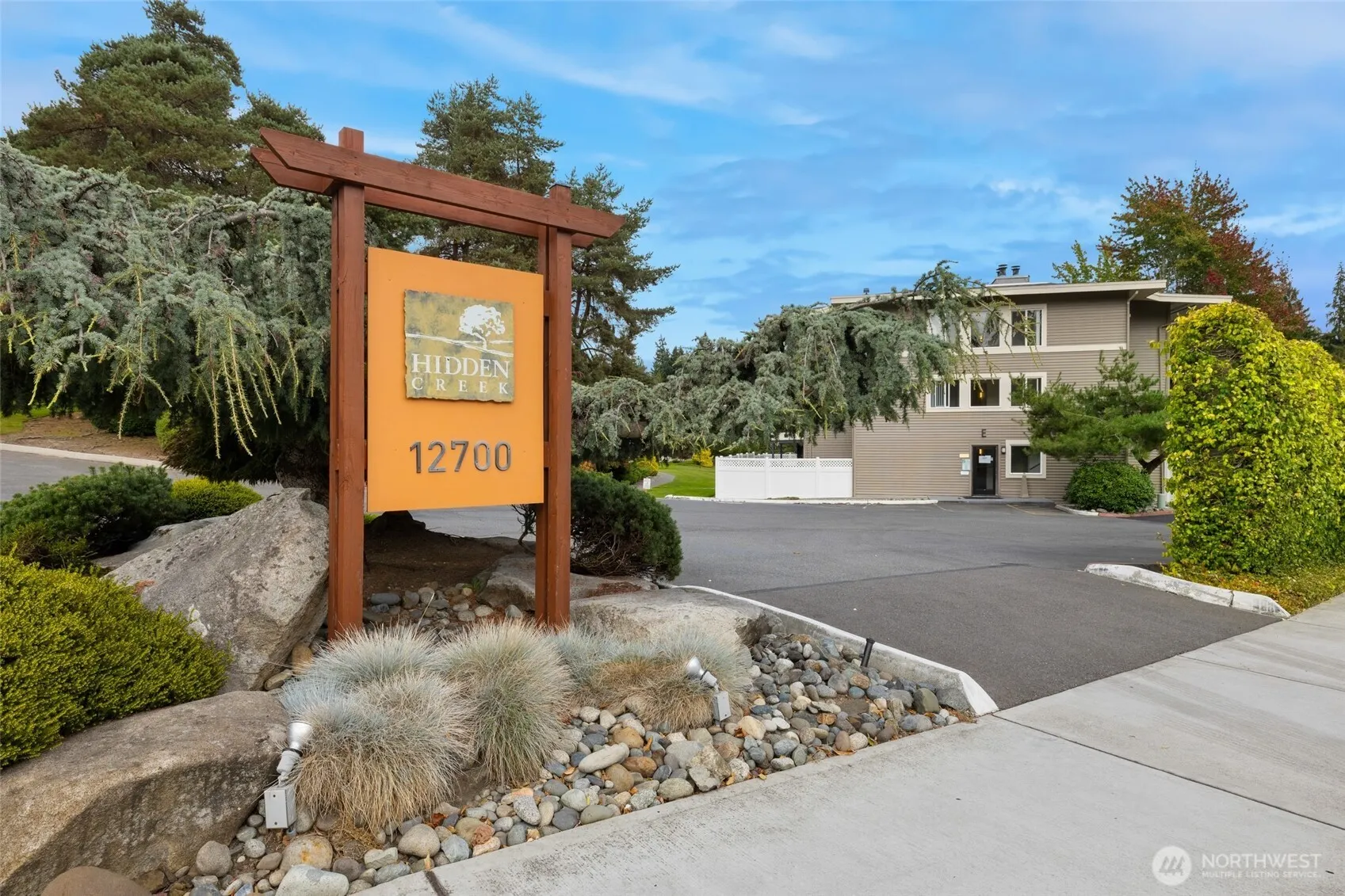 12700 NE 8th Street #E102, Bellevue, WA 98005