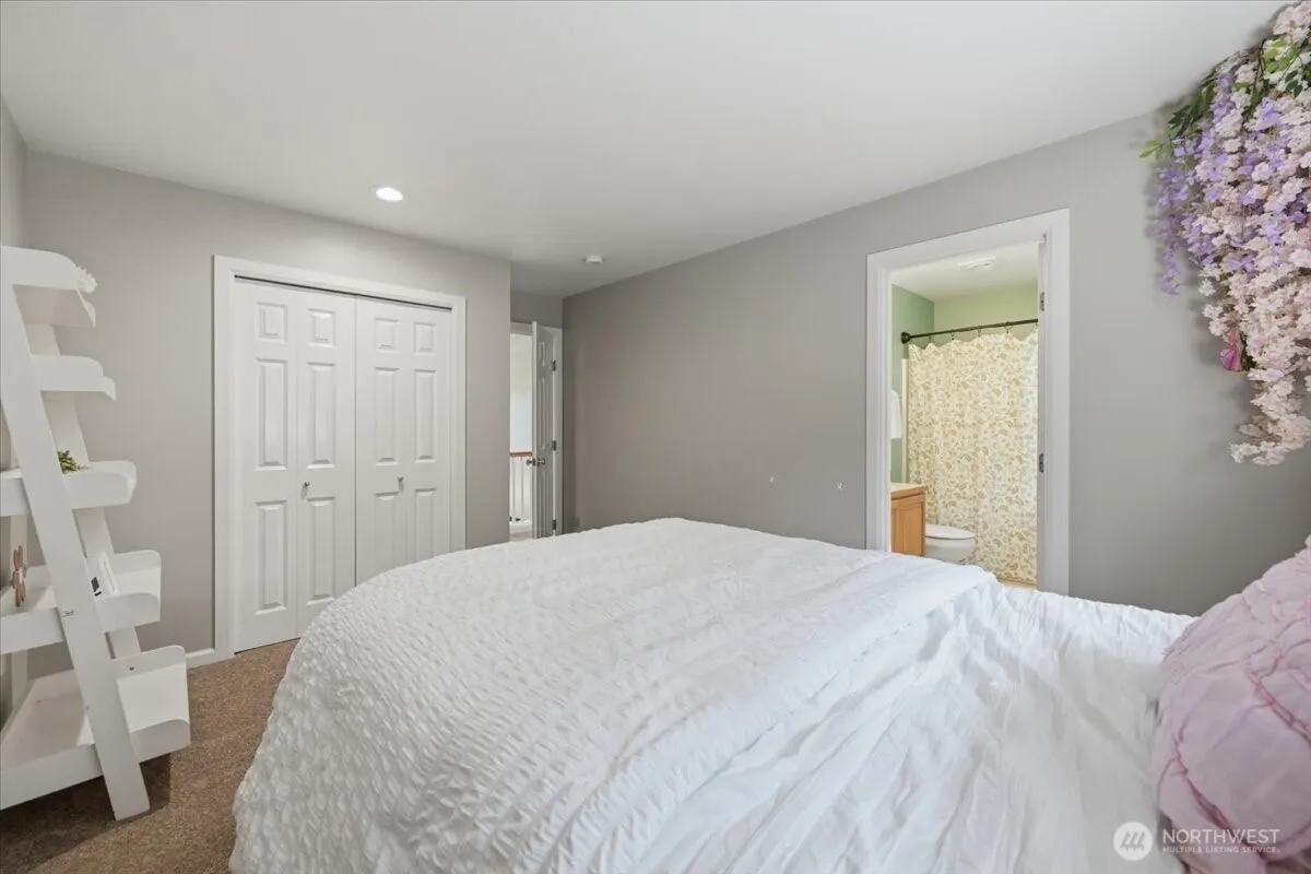 5300 NE 23rd Court , Renton, WA 98059
