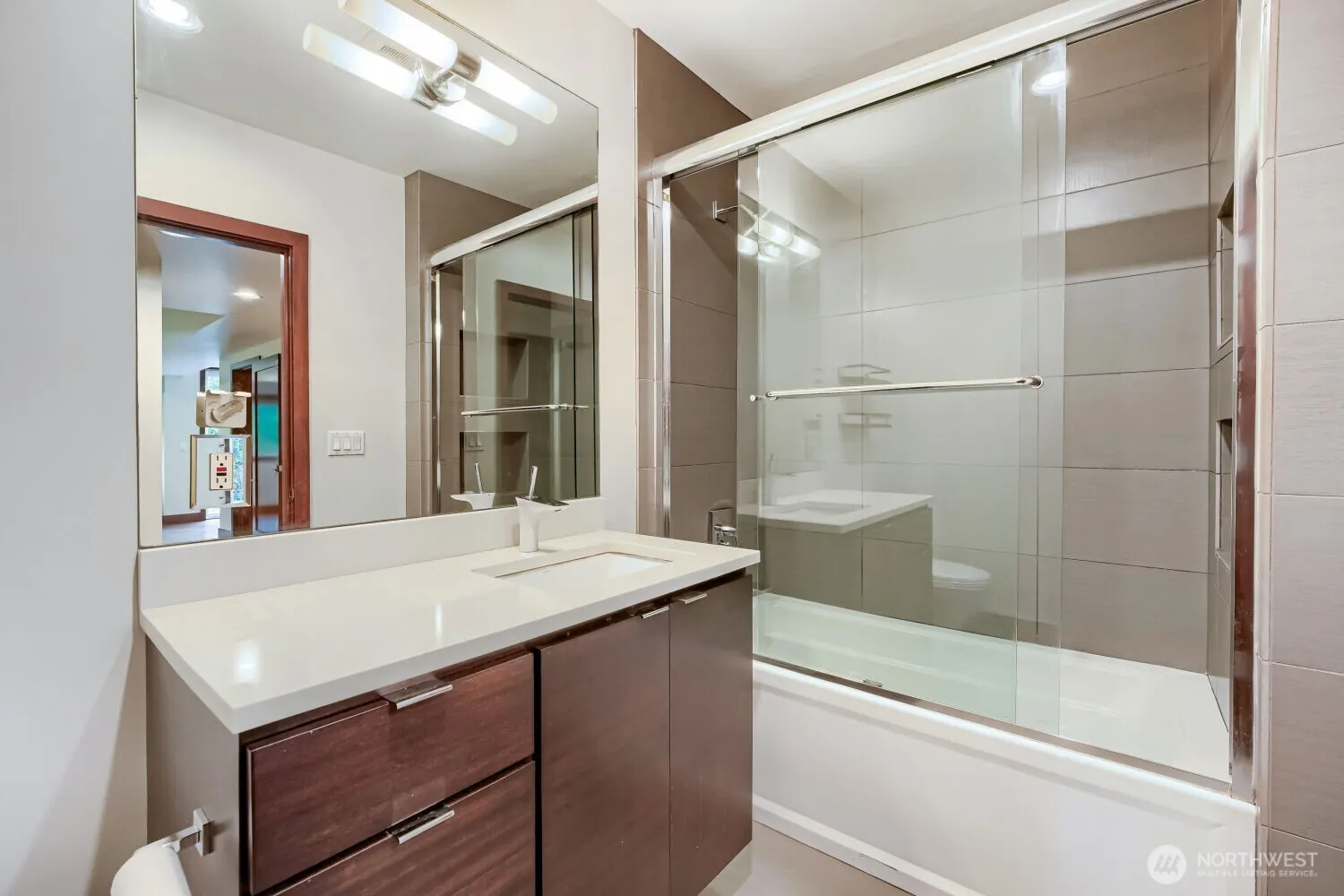 1018 N 37th Street , Renton, WA 98056