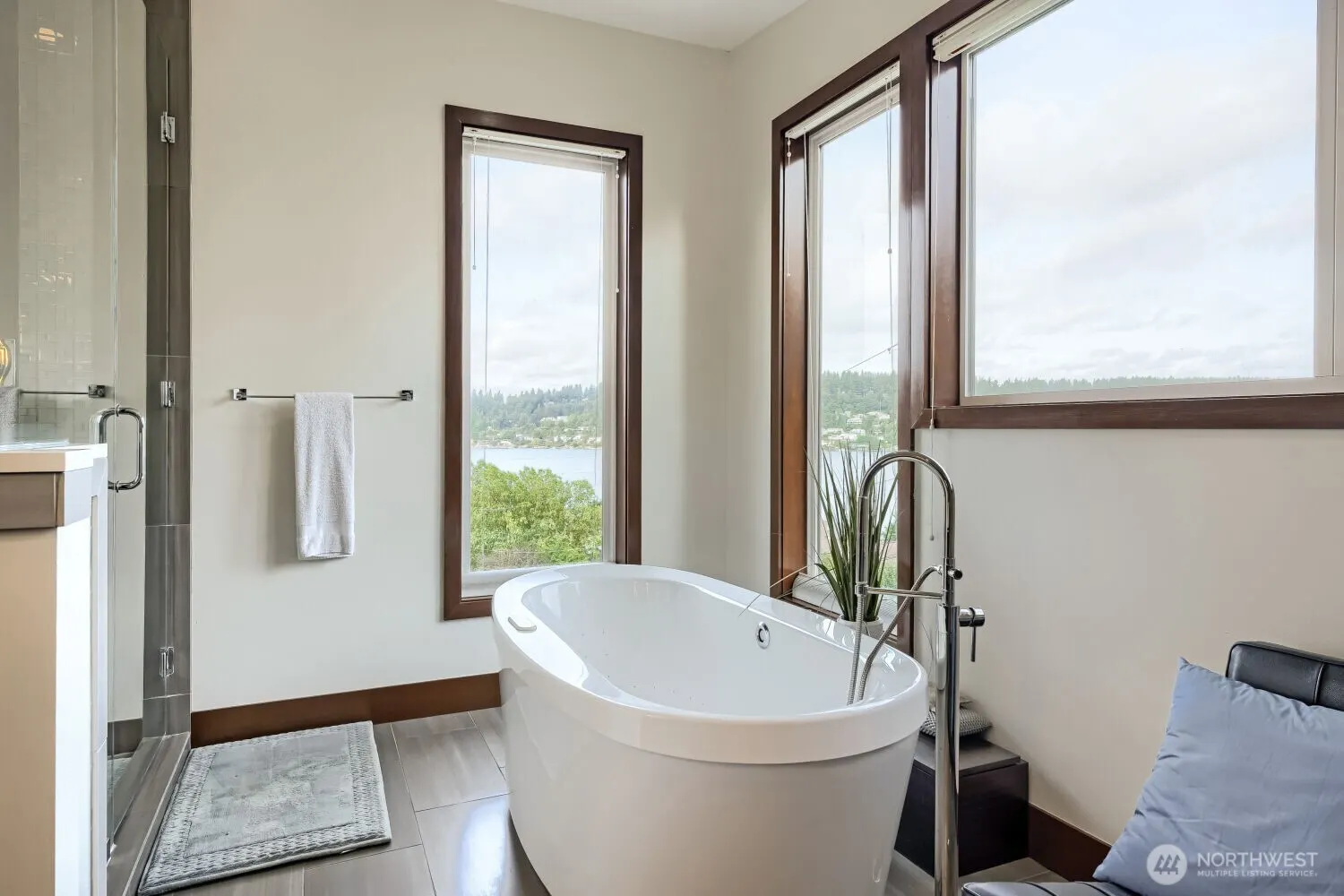 1018 N 37th Street , Renton, WA 98056