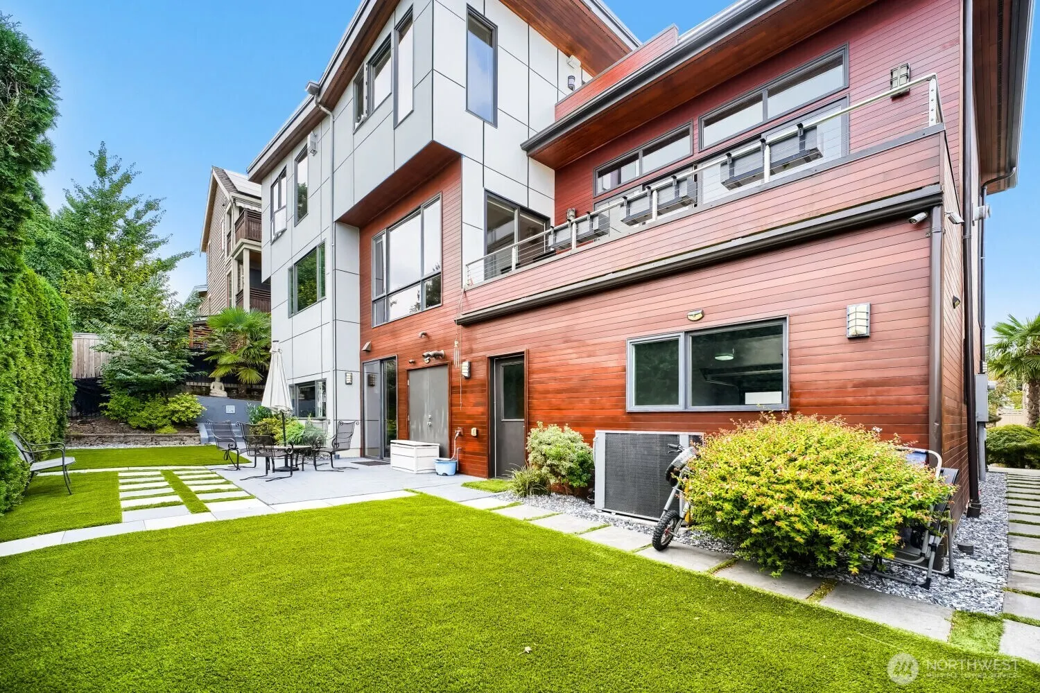 1018 N 37th Street , Renton, WA 98056