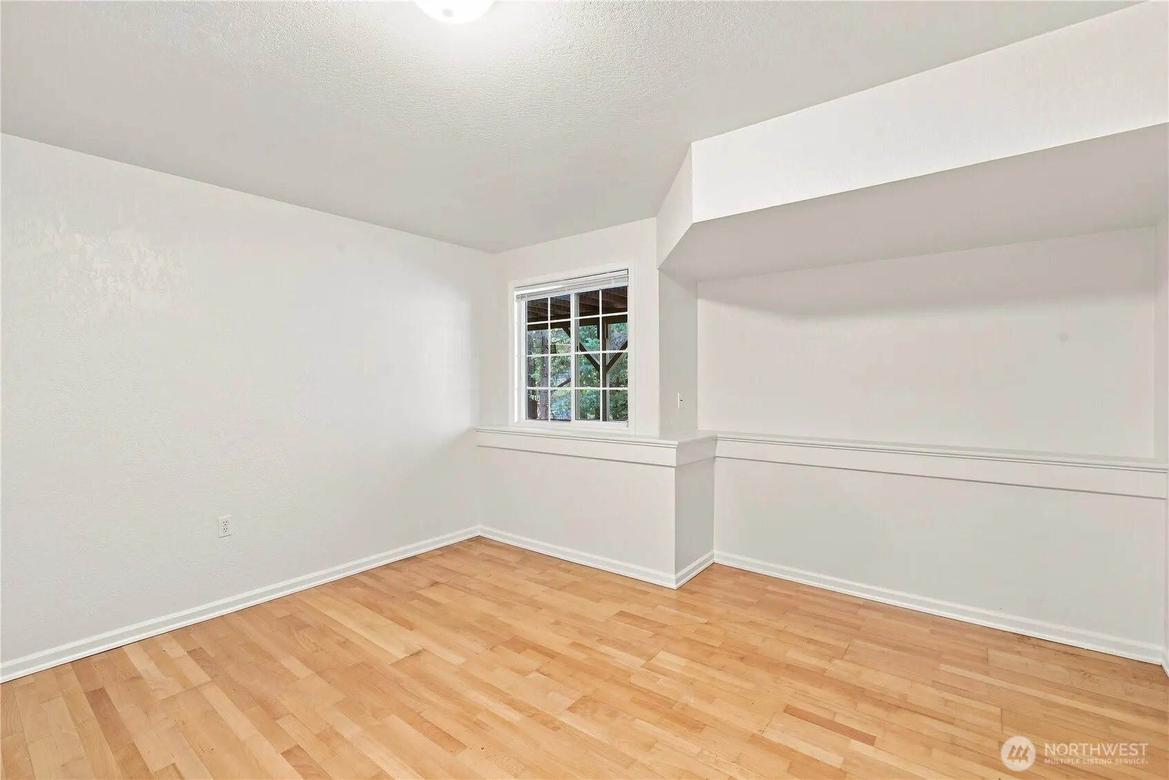 1218 209th Avenue NE #B, Sammamish, WA 98074