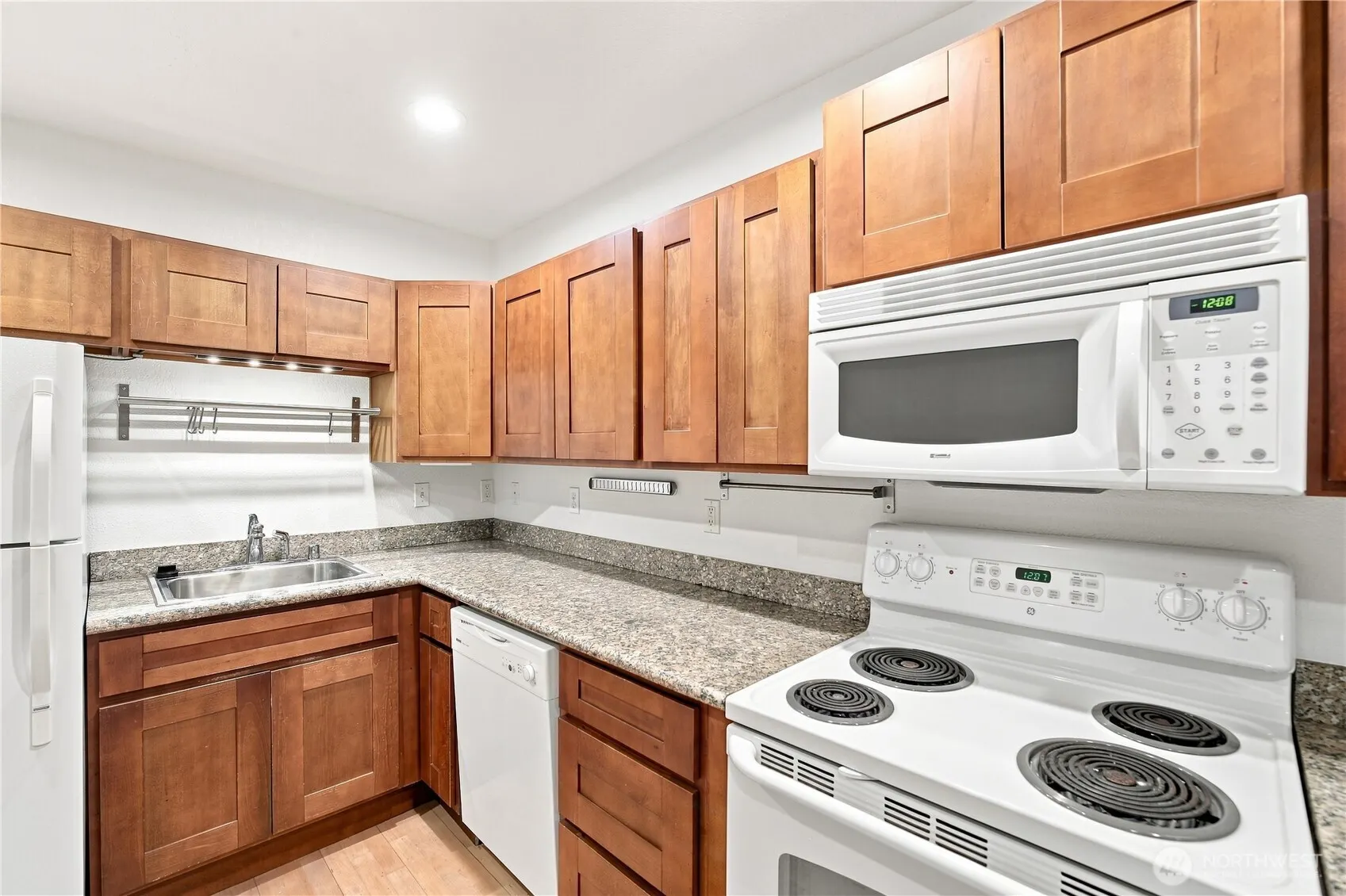 1218 209th Avenue NE #B, Sammamish, WA 98074