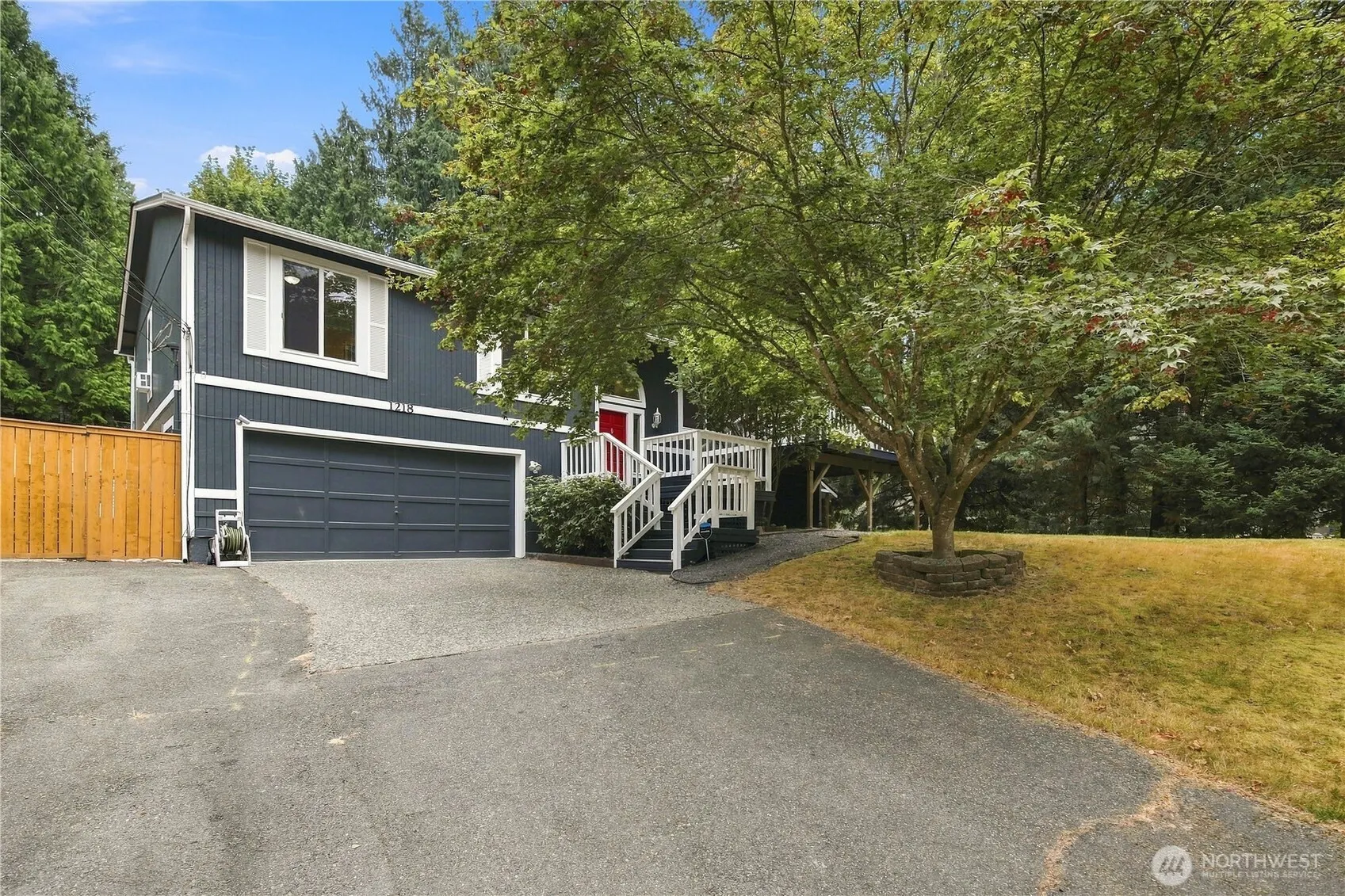1218 209th Avenue NE #B, Sammamish, WA 98074
