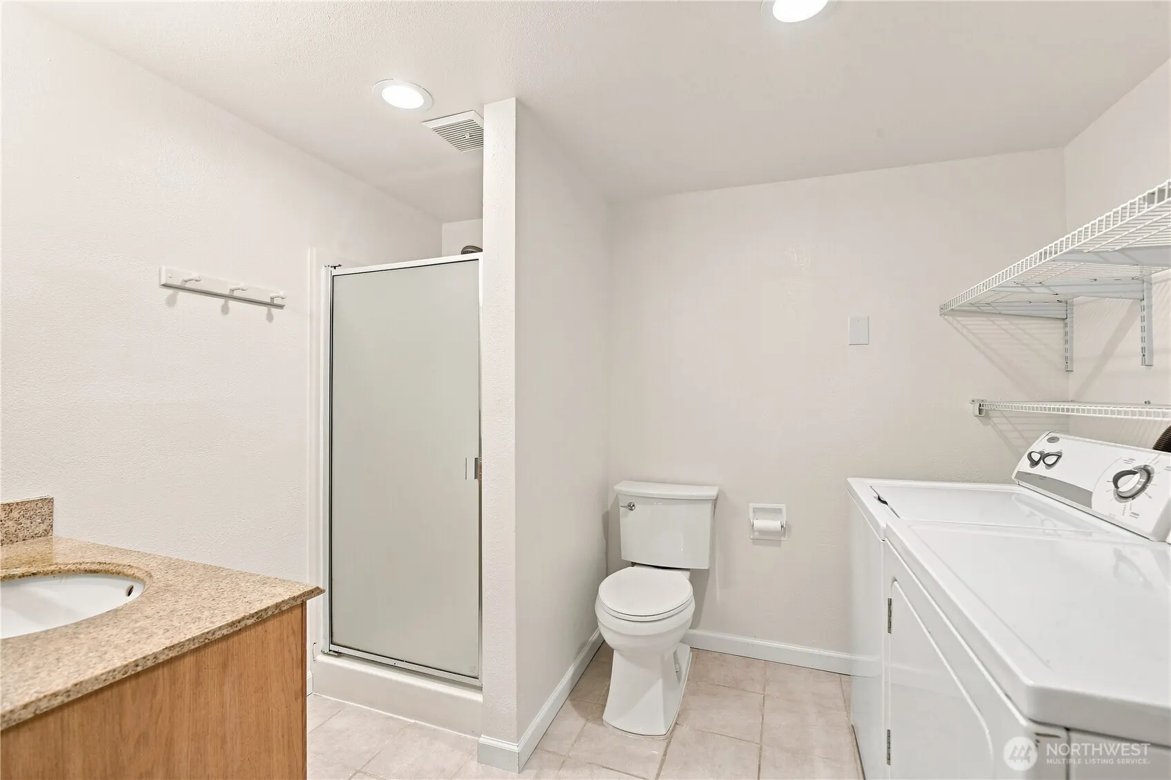 1218 209th Avenue NE #B, Sammamish, WA 98074