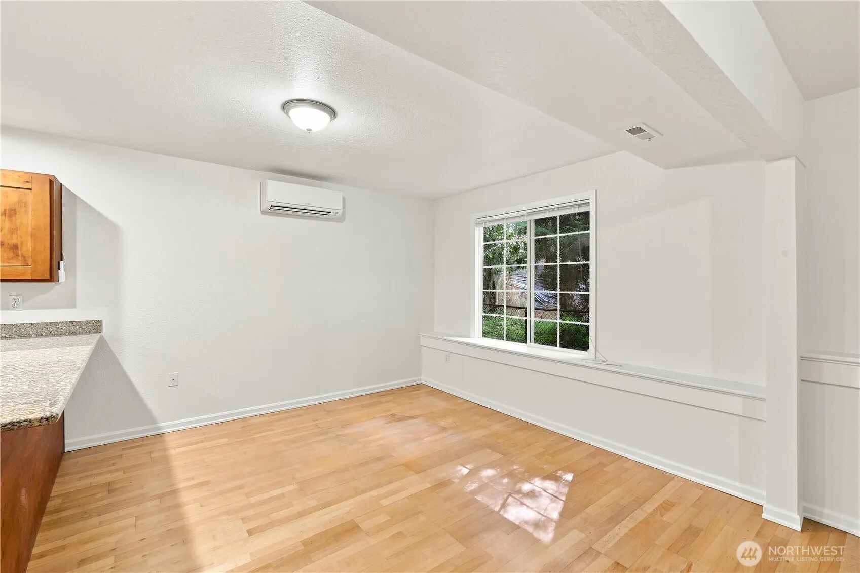 1218 209th Avenue NE #B, Sammamish, WA 98074